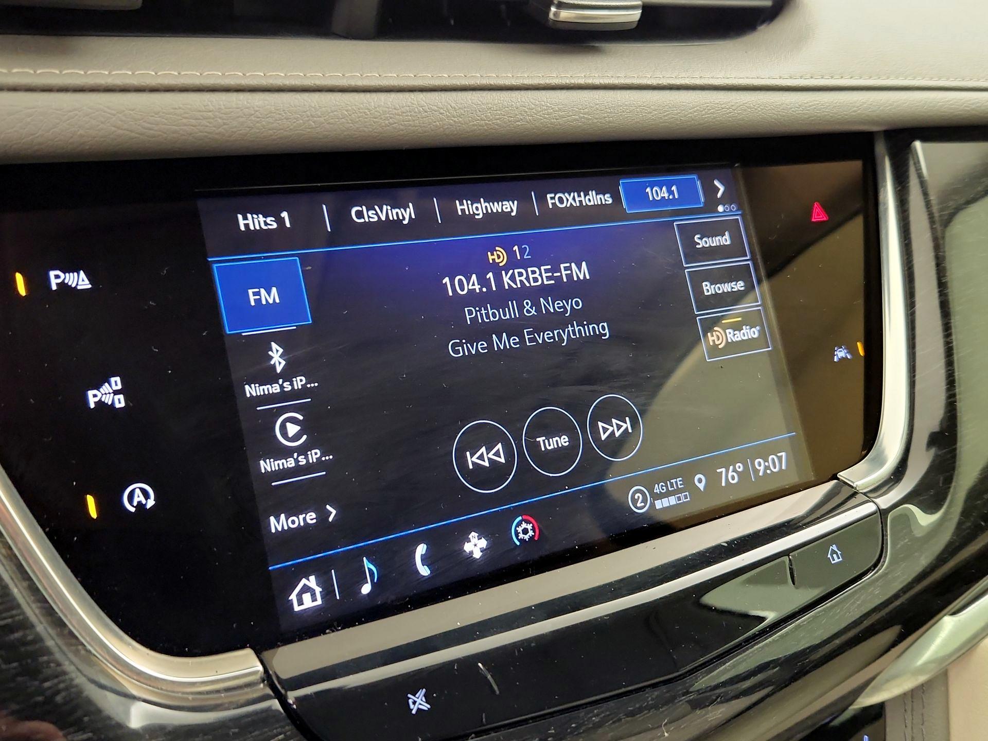 Thumbnail: 2022 Cadillac XT6 - 15