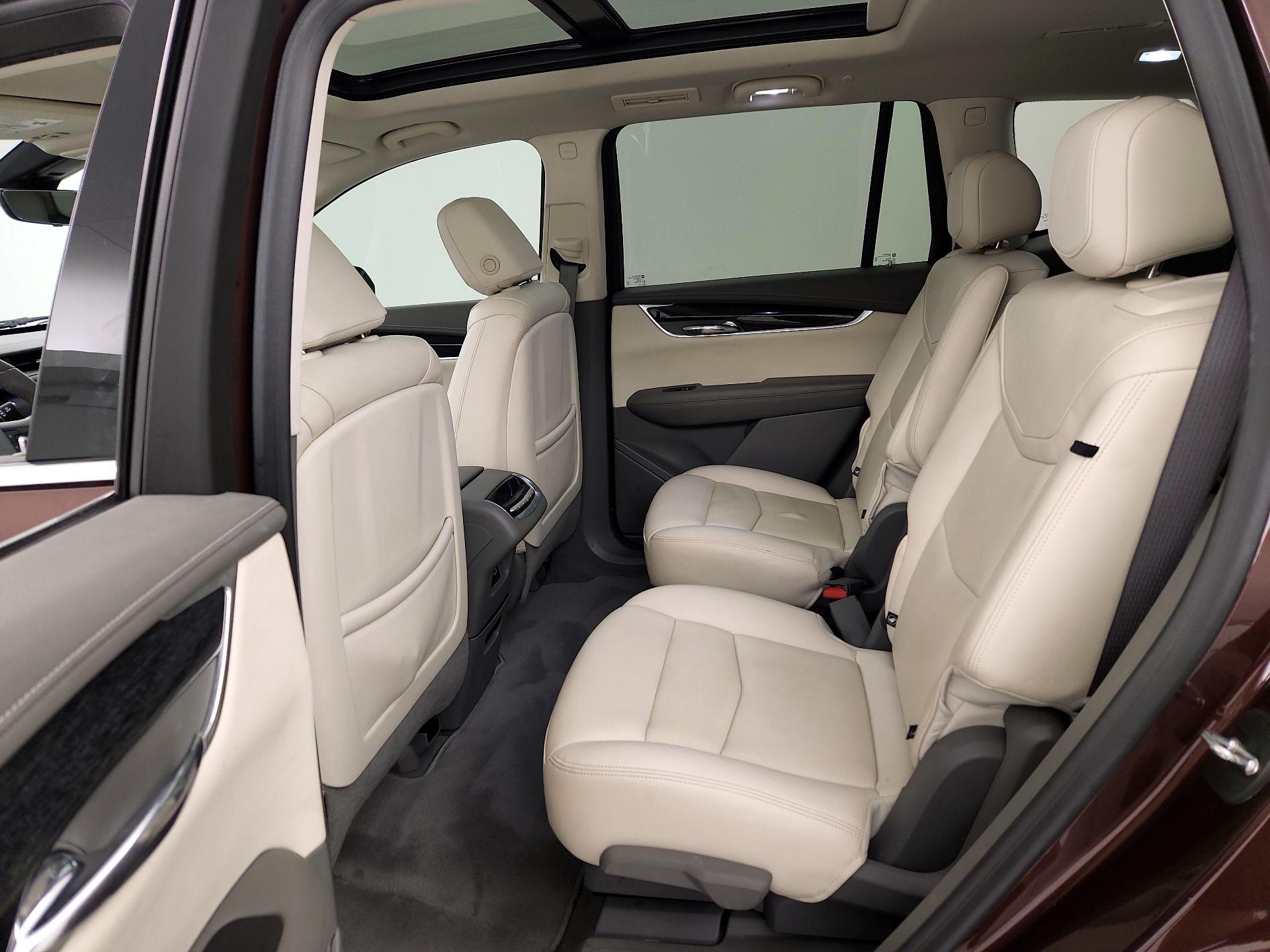 Thumbnail: 2022 Cadillac XT6 - 20