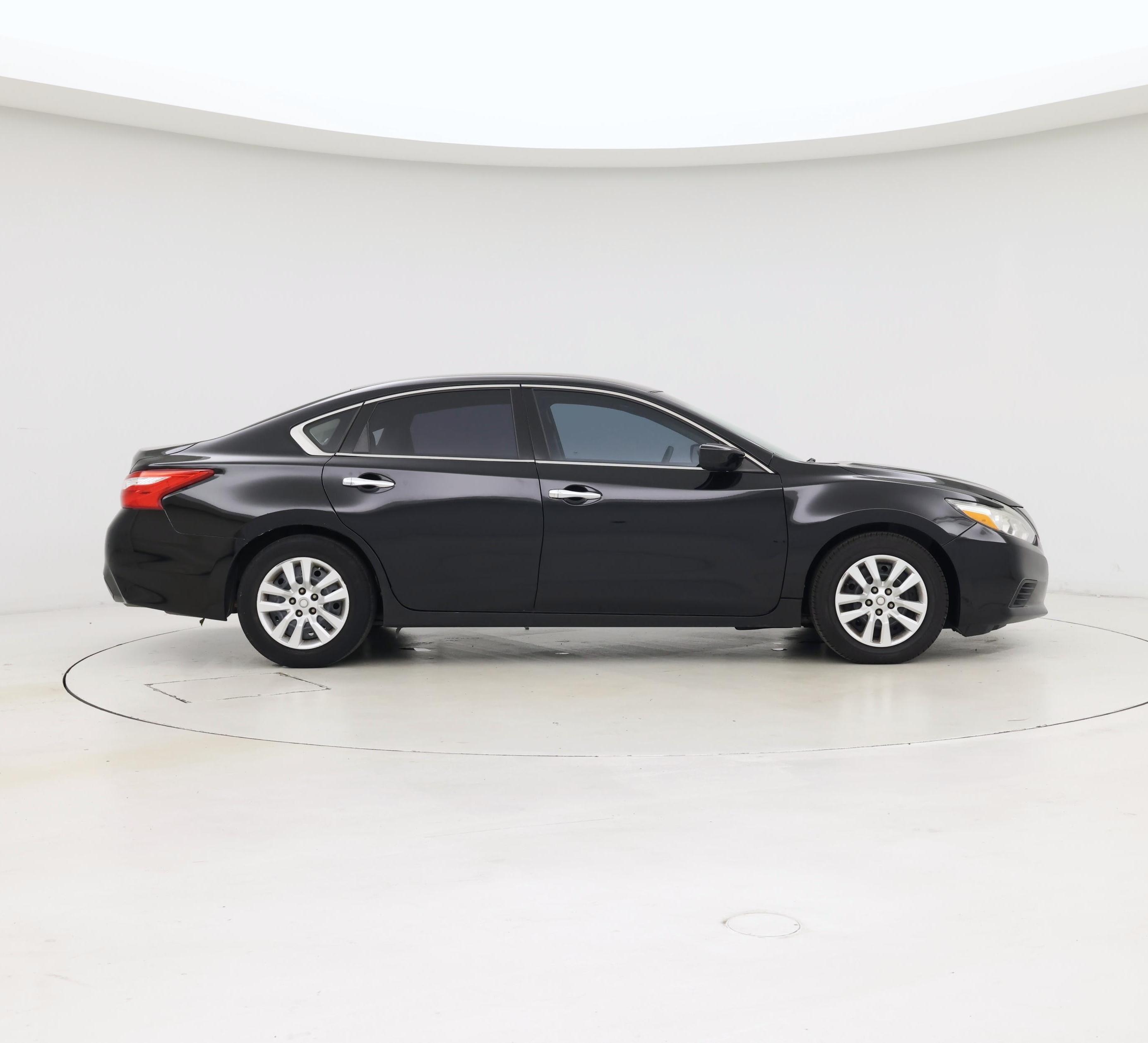 Thumbnail: 2016 Nissan Altima - 7