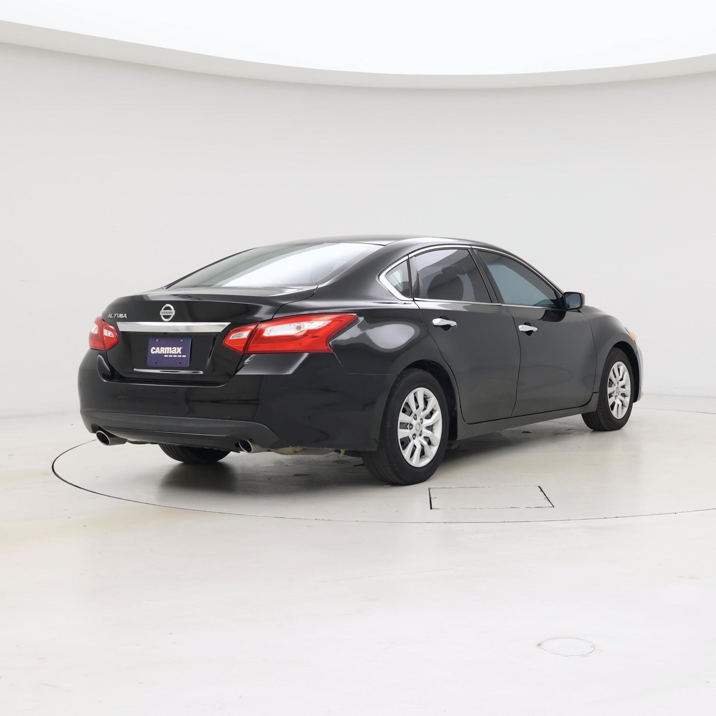Thumbnail: 2016 Nissan Altima - 8