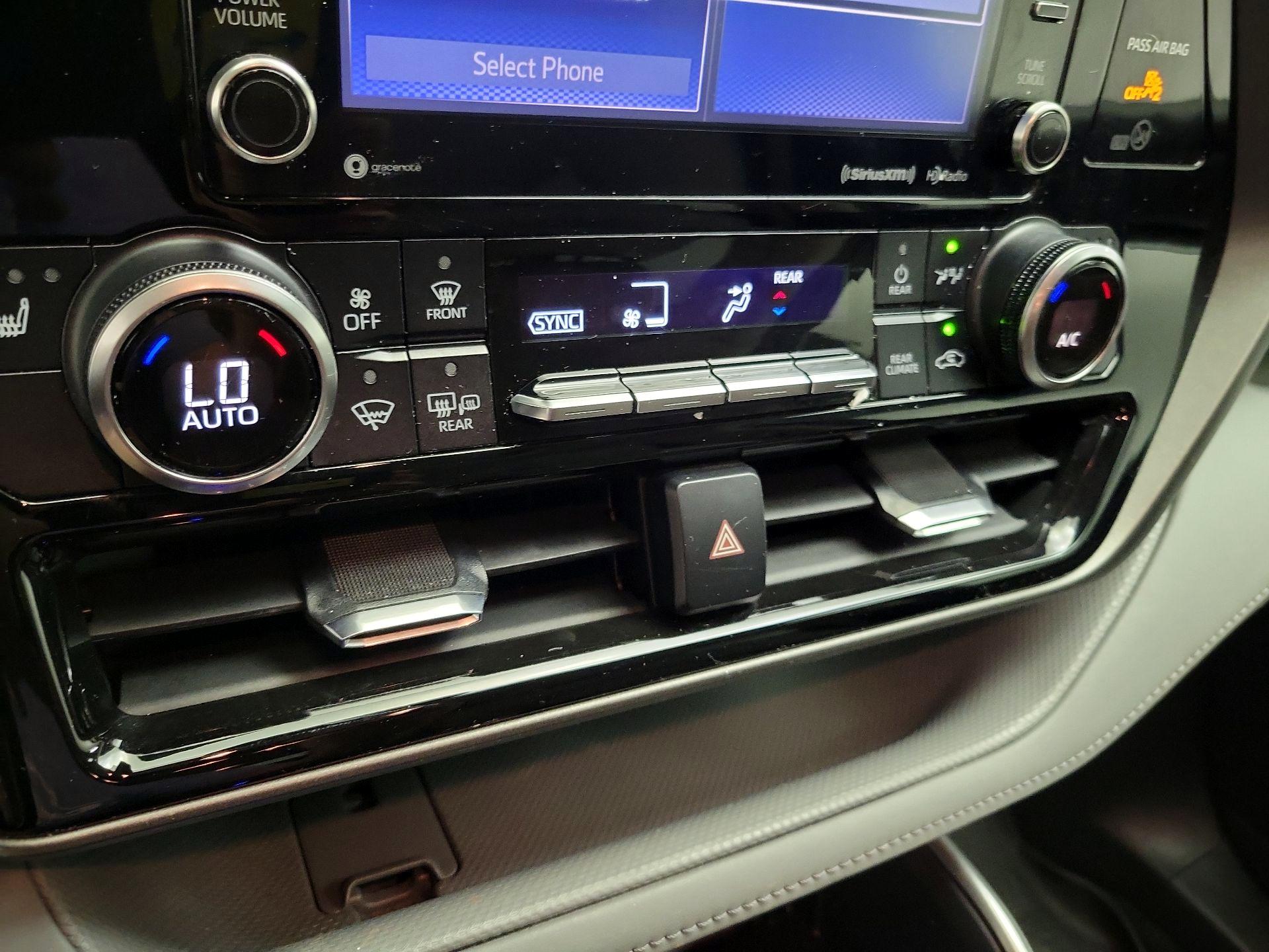 Thumbnail: 2022 Toyota Highlander - 17