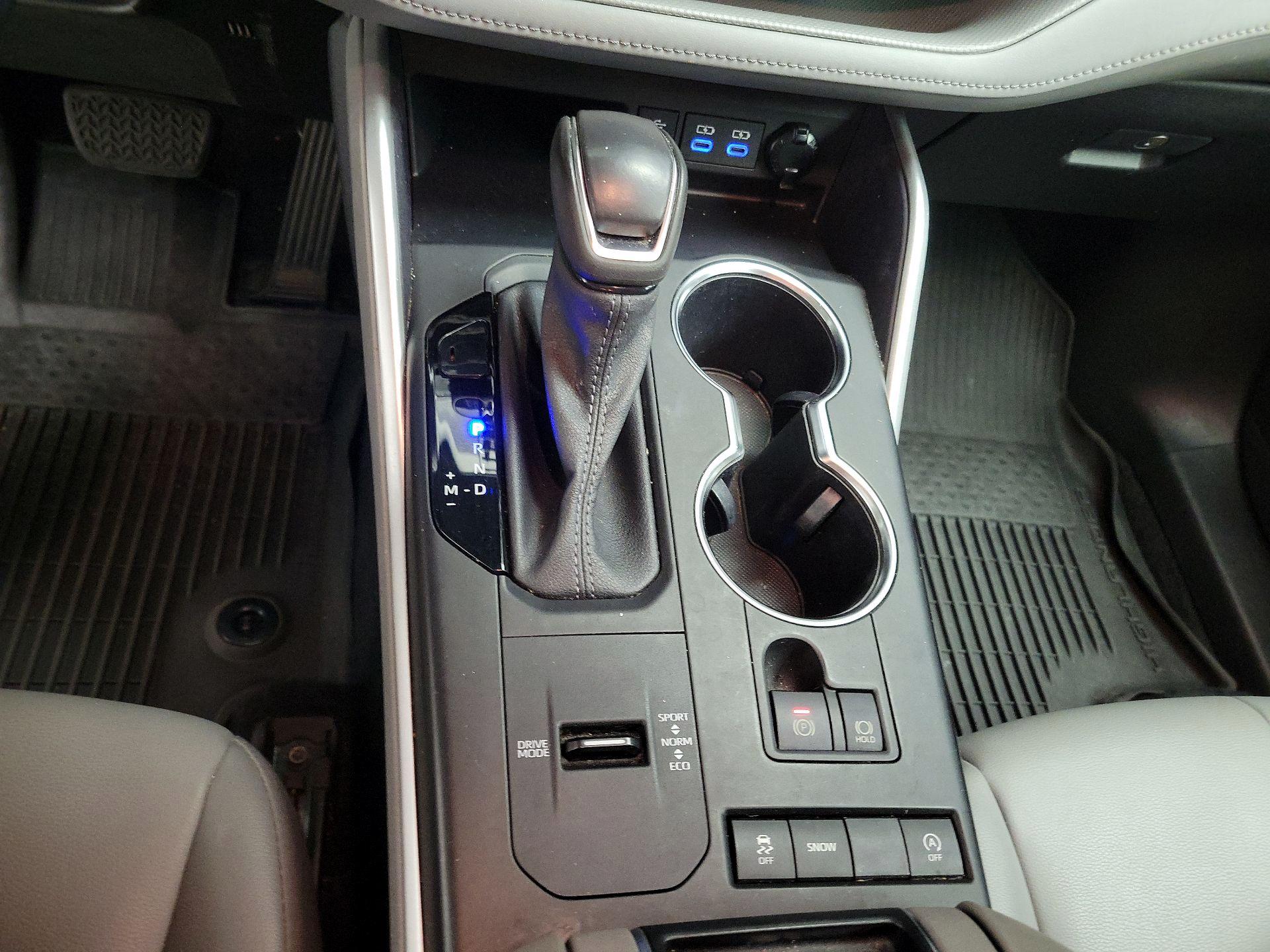 Thumbnail: 2022 Toyota Highlander - 18