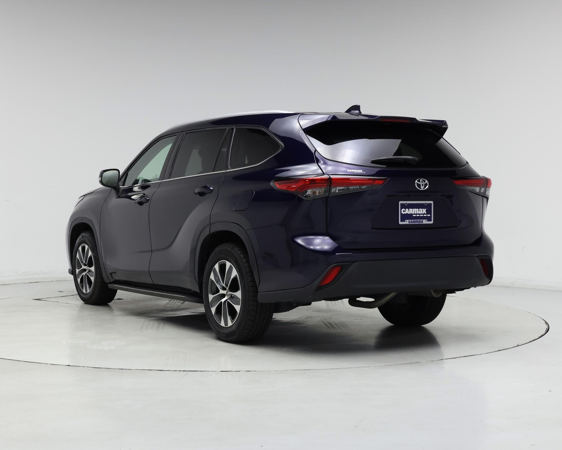 Thumbnail: 2022 Toyota Highlander - 2