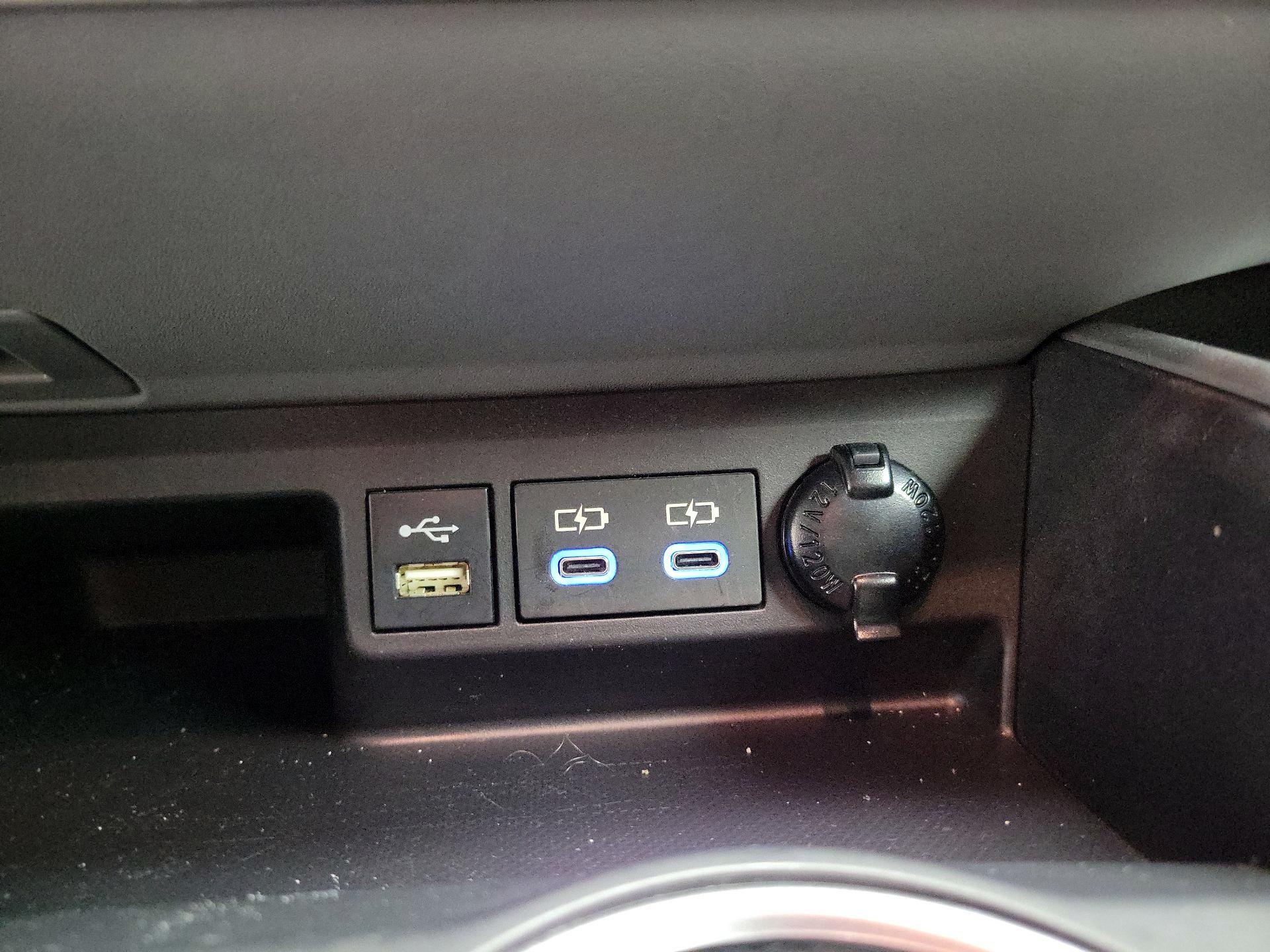 Thumbnail: 2022 Toyota Highlander - 19