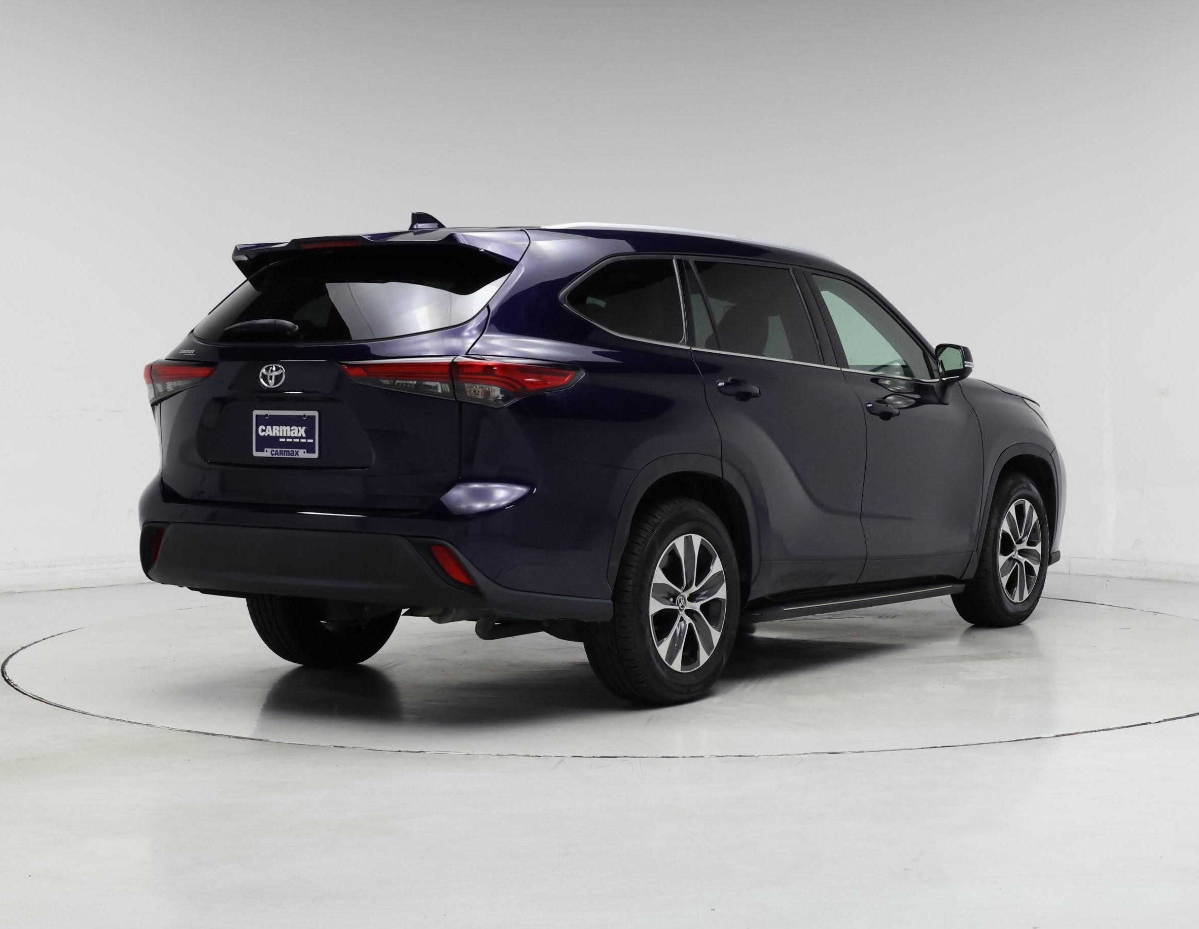 Thumbnail: 2022 Toyota Highlander - 8