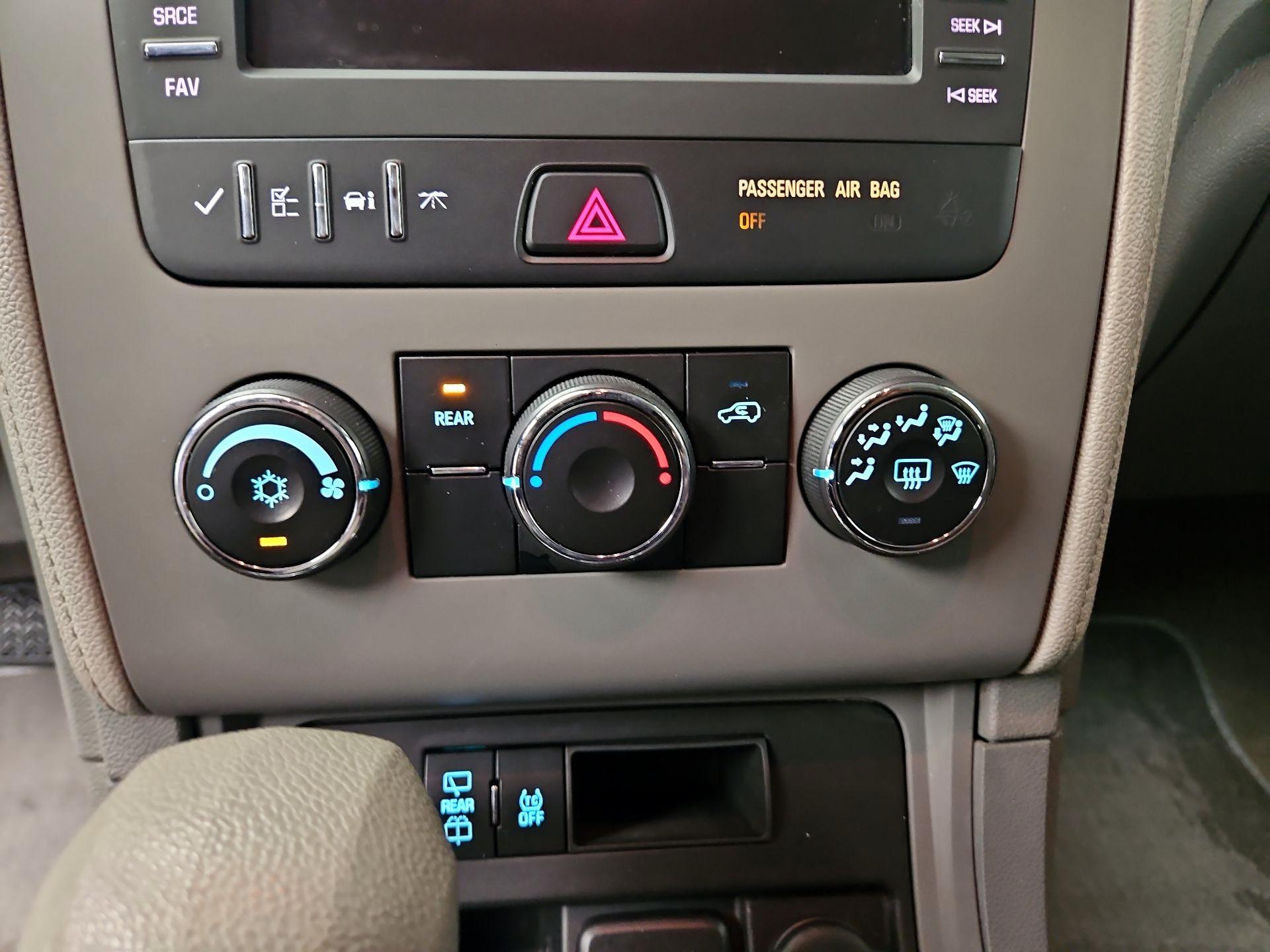Thumbnail: 2017 Chevrolet Traverse - 16