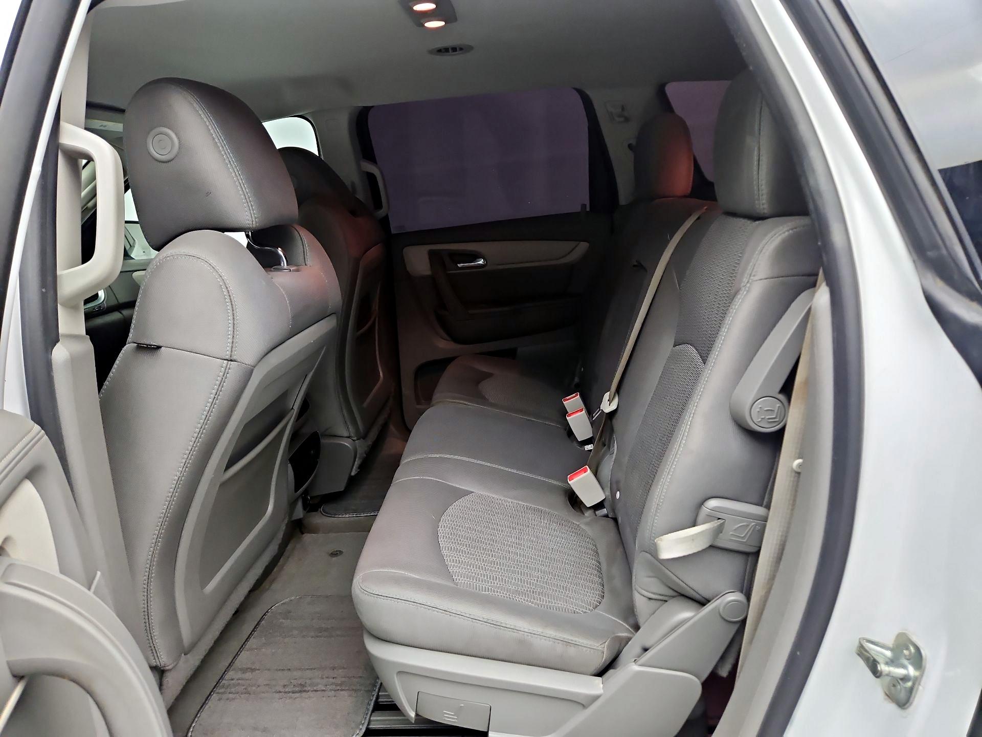 Thumbnail: 2017 Chevrolet Traverse - 19