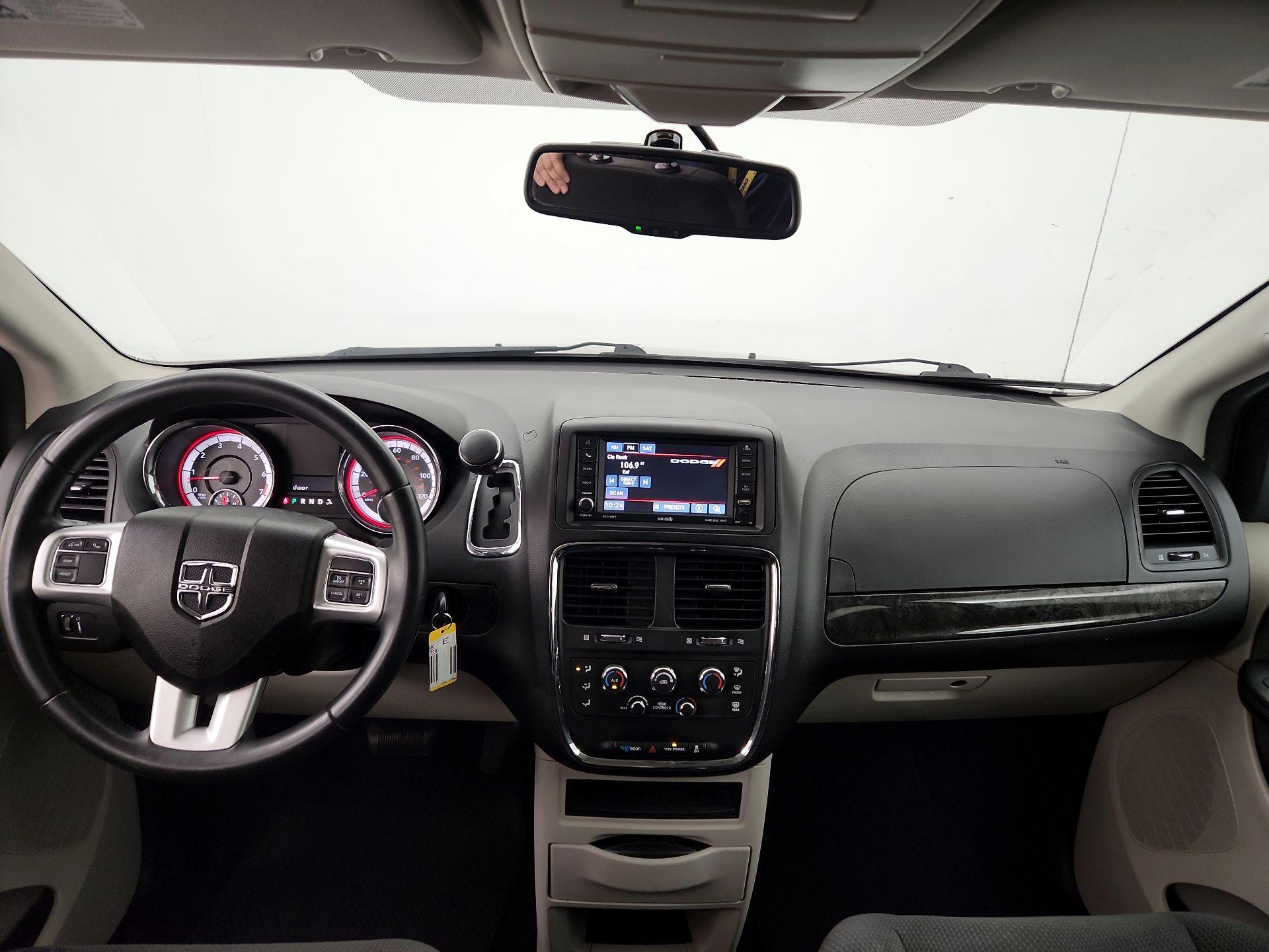 Thumbnail: 2017 Dodge Grand Caravan - 9