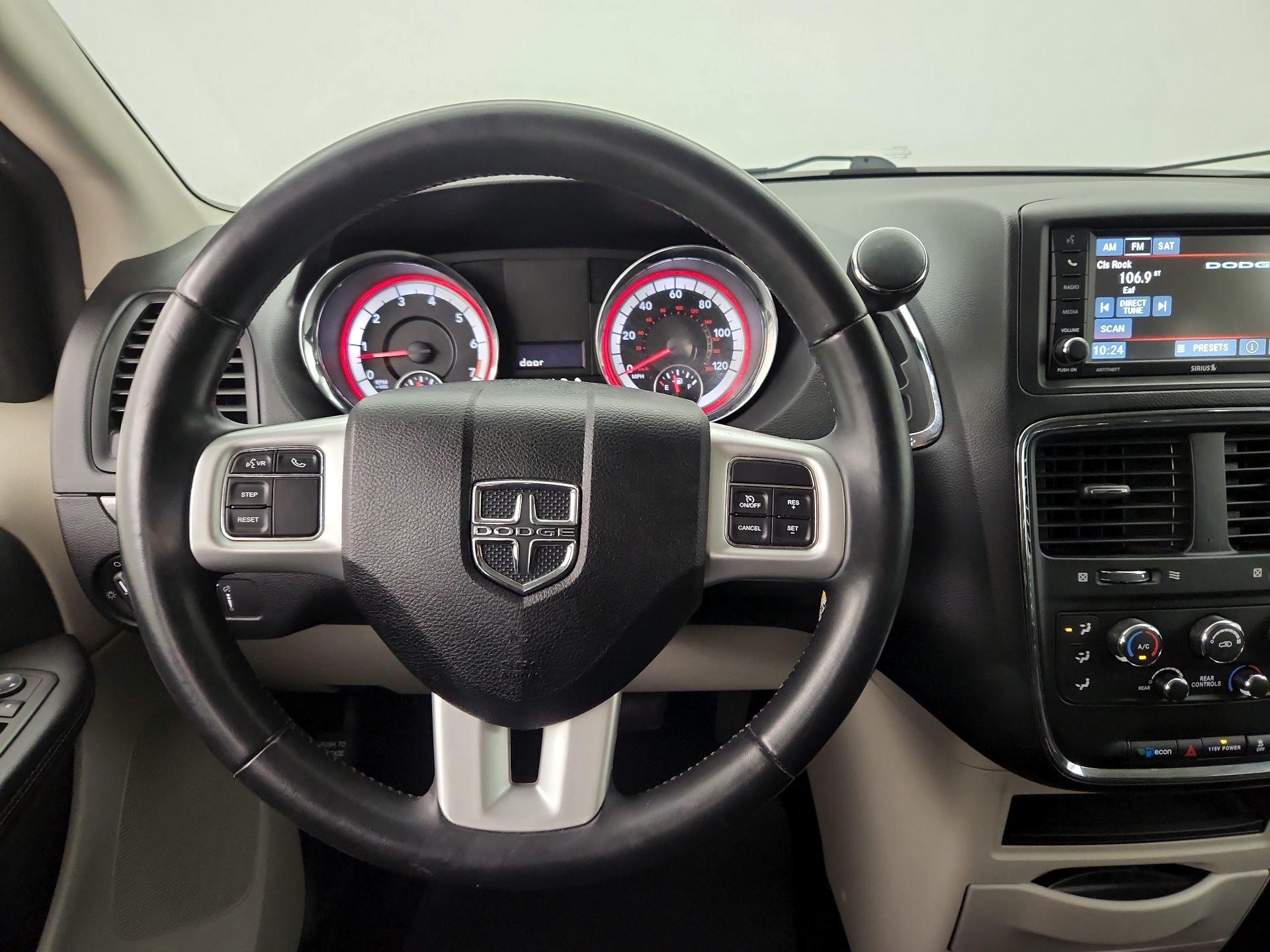 Thumbnail: 2017 Dodge Grand Caravan - 10
