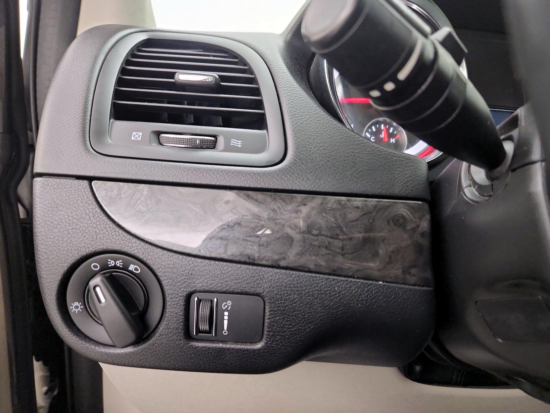 Thumbnail: 2017 Dodge Grand Caravan - 13