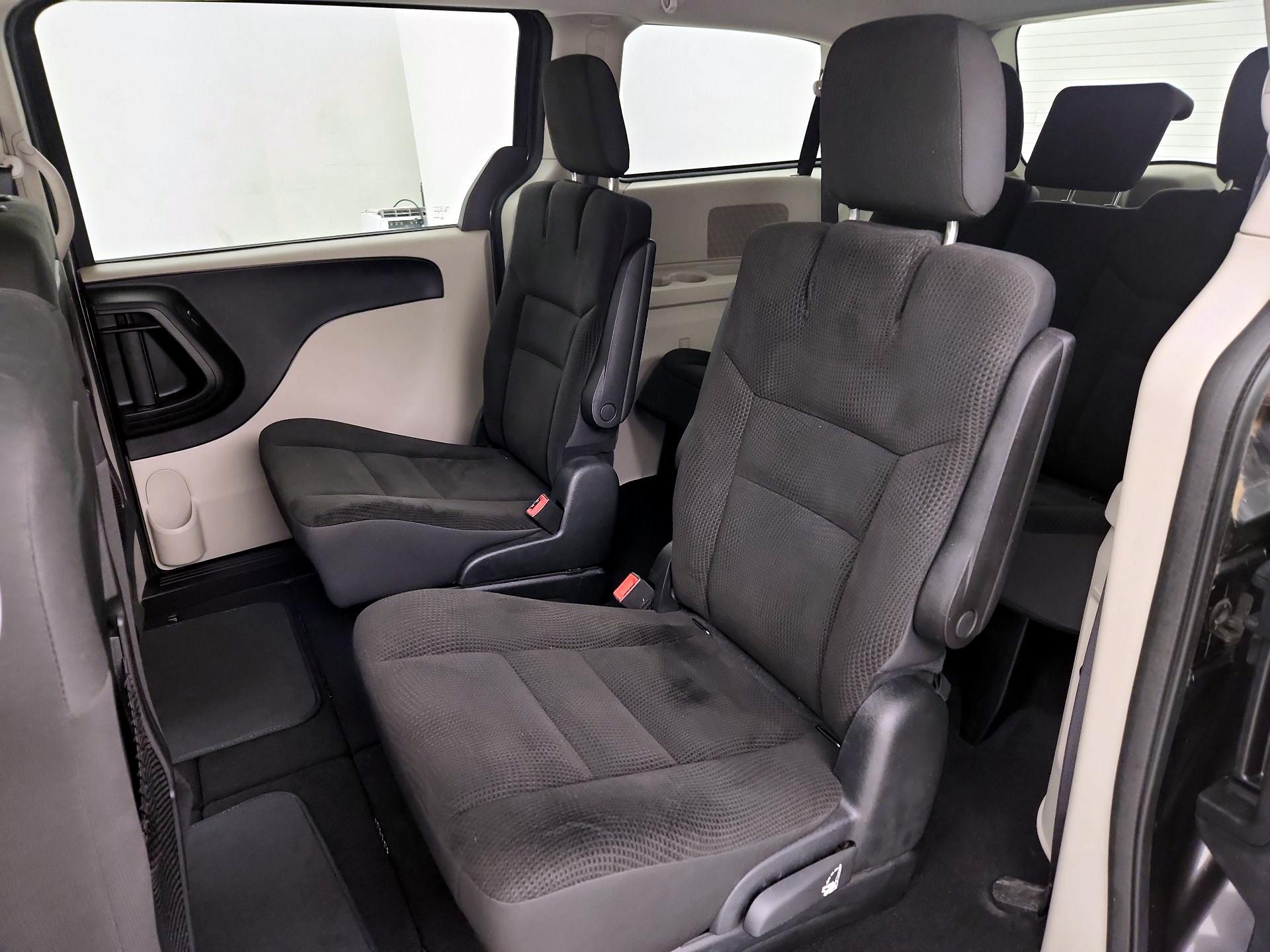 Thumbnail: 2017 Dodge Grand Caravan - 19
