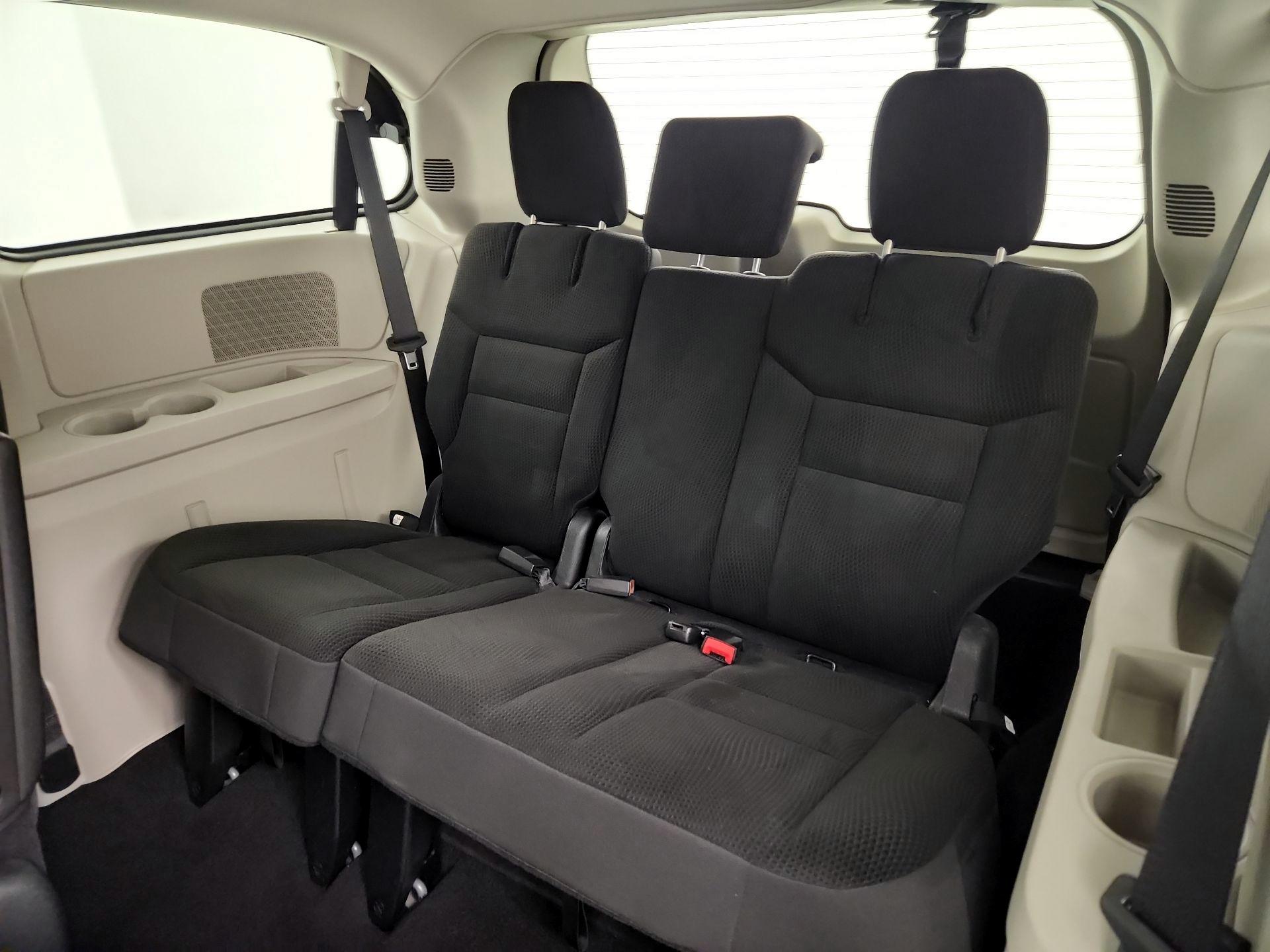 Thumbnail: 2017 Dodge Grand Caravan - 20