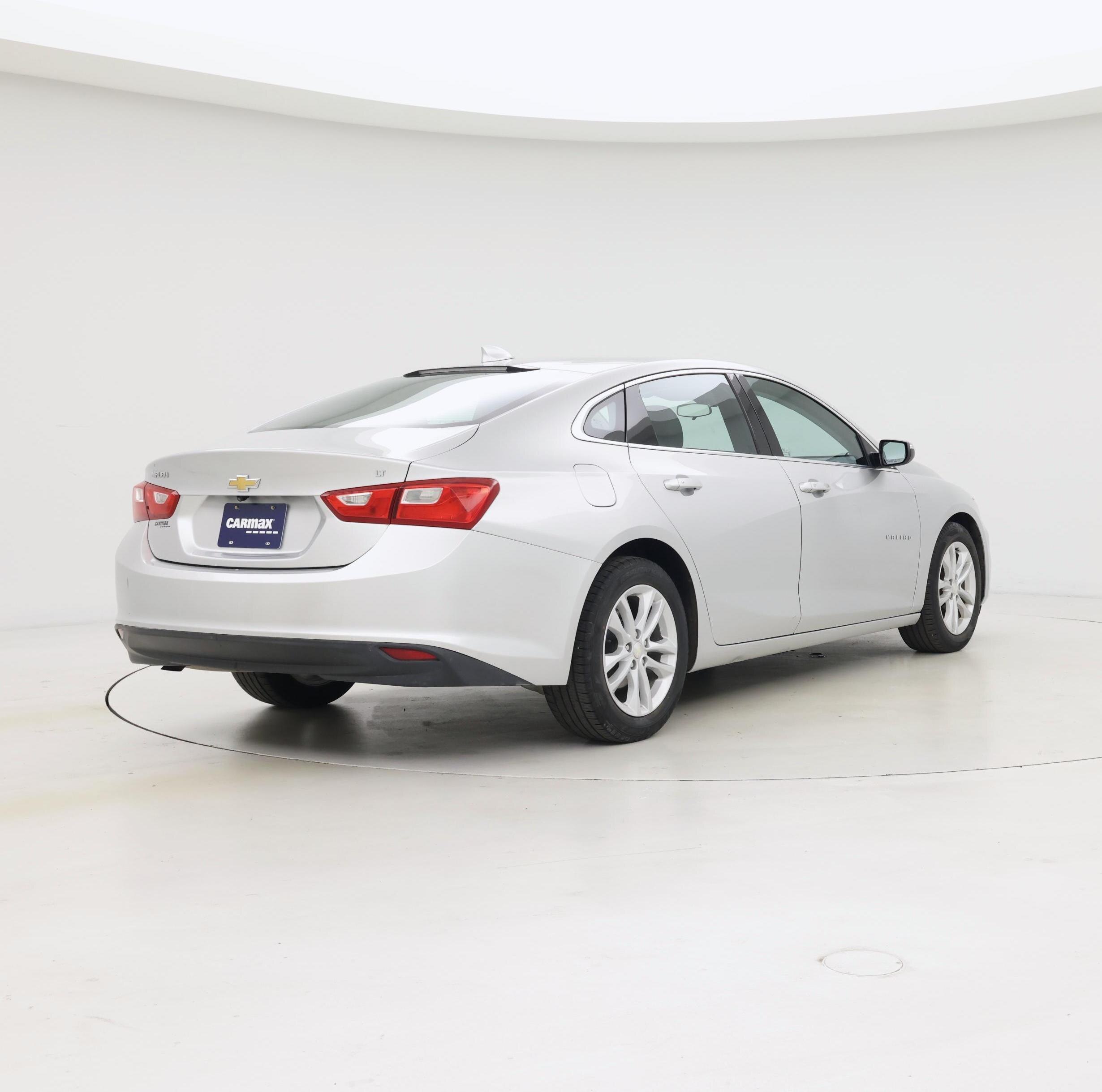 Thumbnail: 2017 Chevrolet Malibu - 8