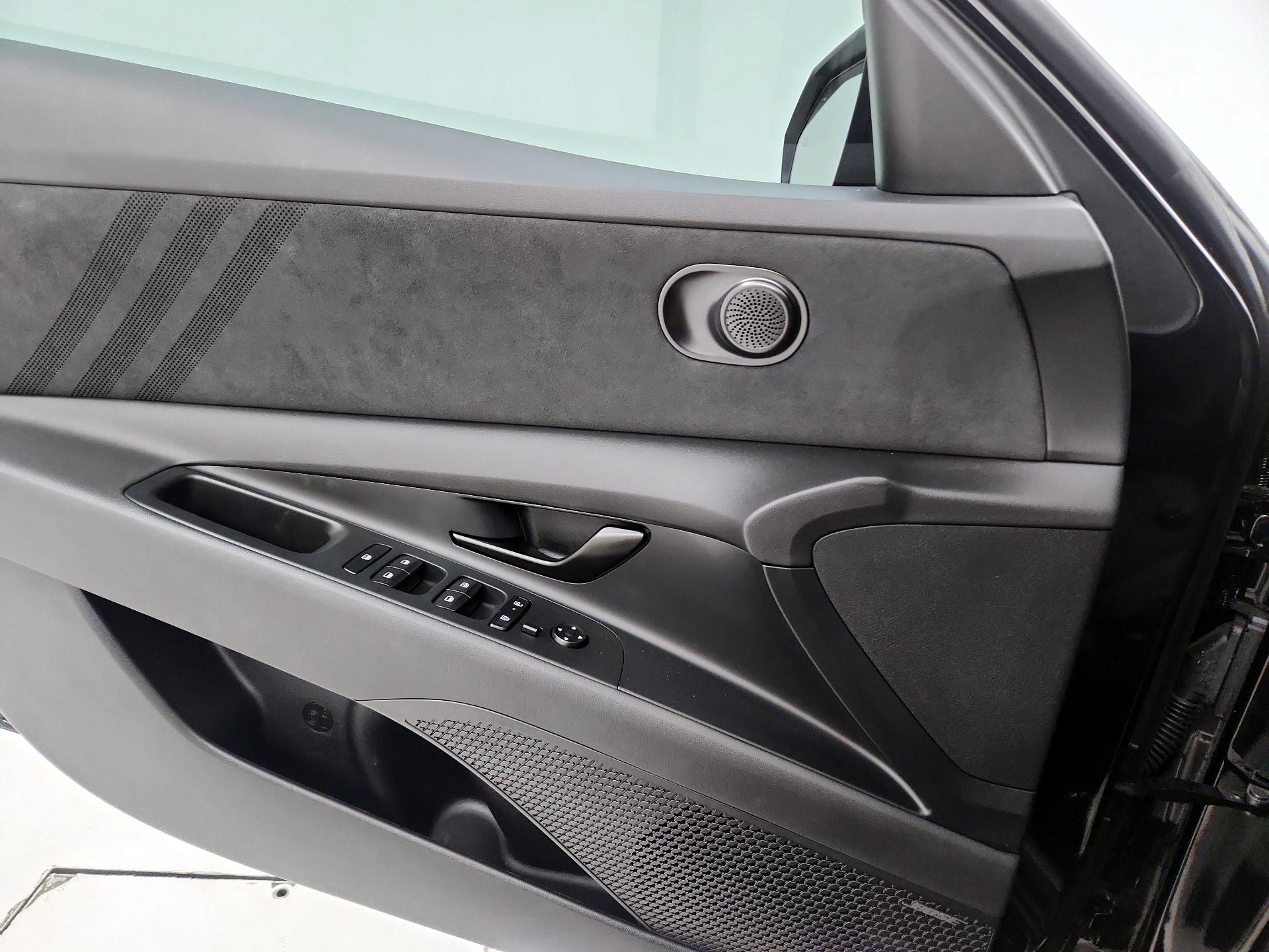 Thumbnail: 2024 Hyundai Elantra - 10
