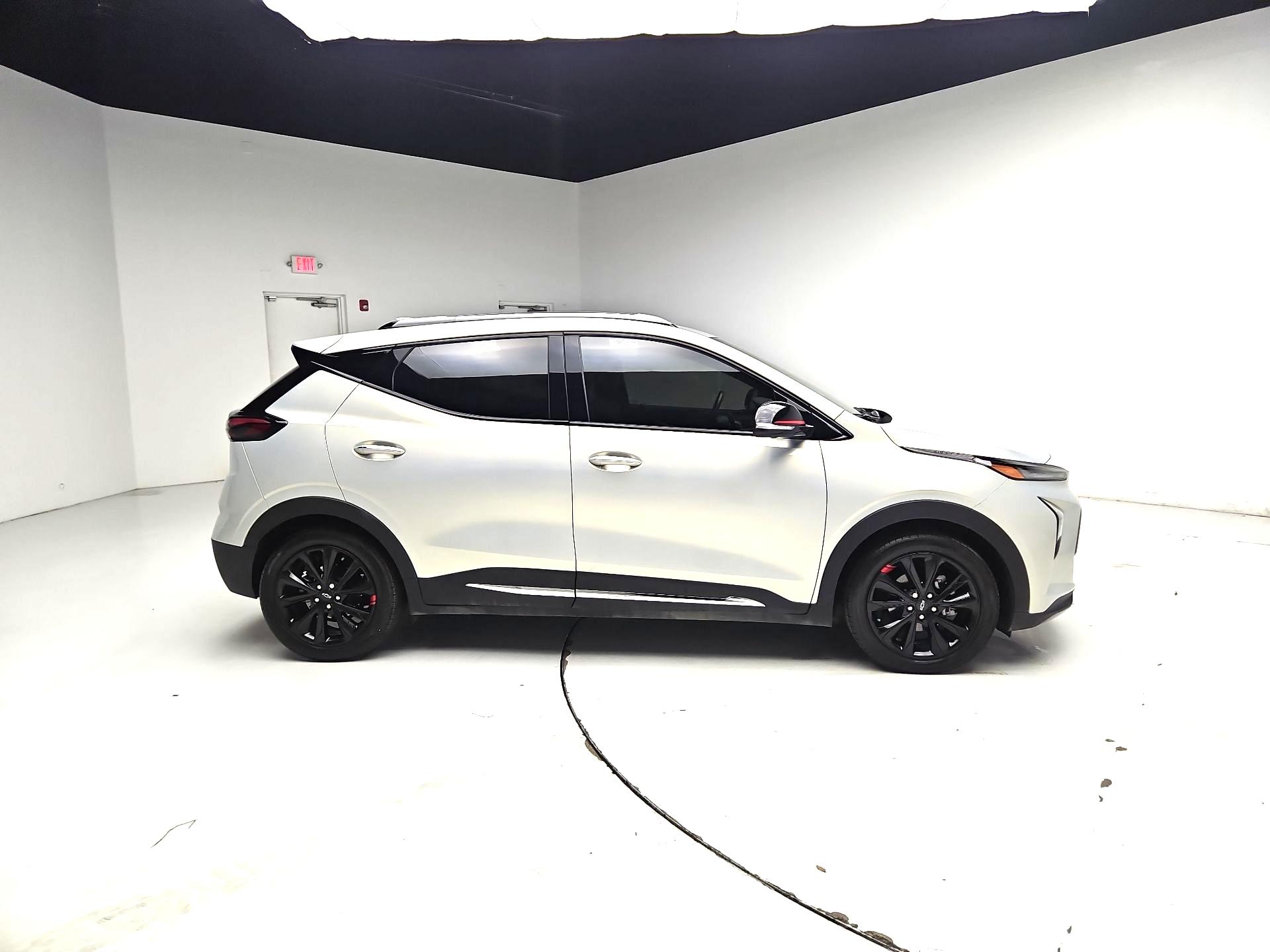 Thumbnail: 2023 Chevrolet Bolt EUV - 4