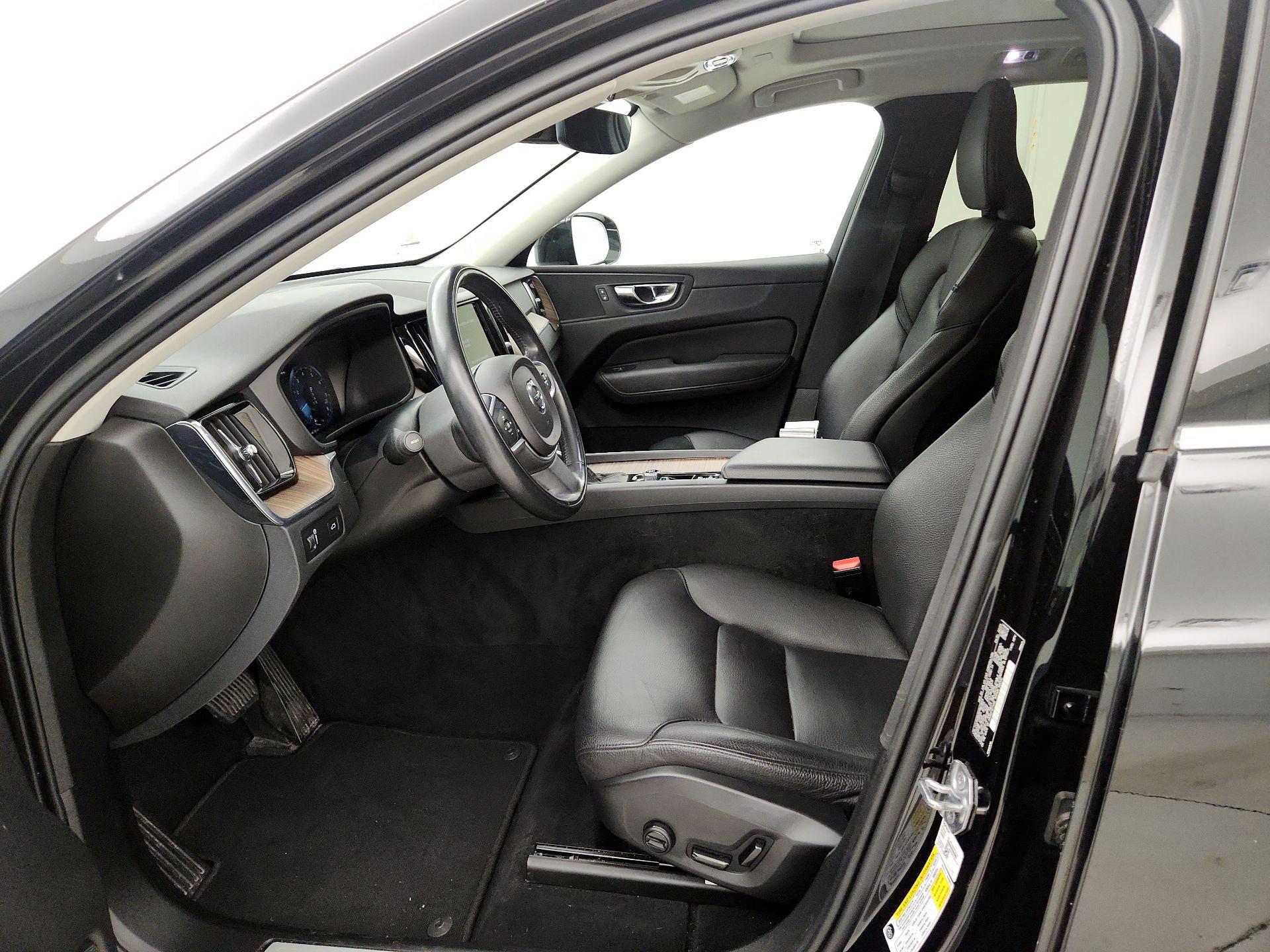 Thumbnail: 2021 Volvo XC60 - 11