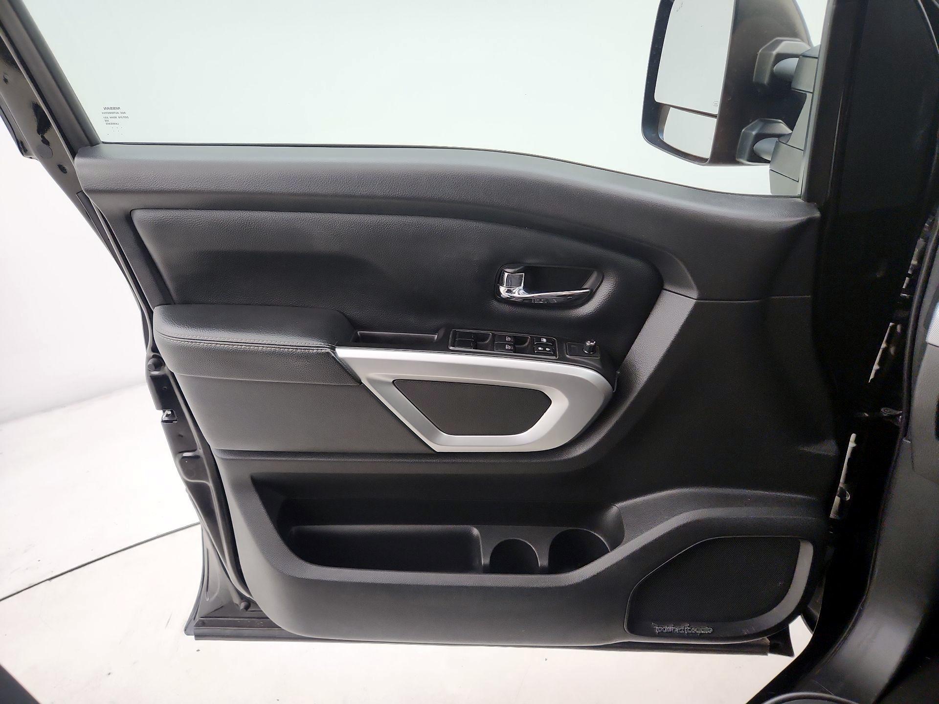 Thumbnail: 2017 Nissan Titan - 12