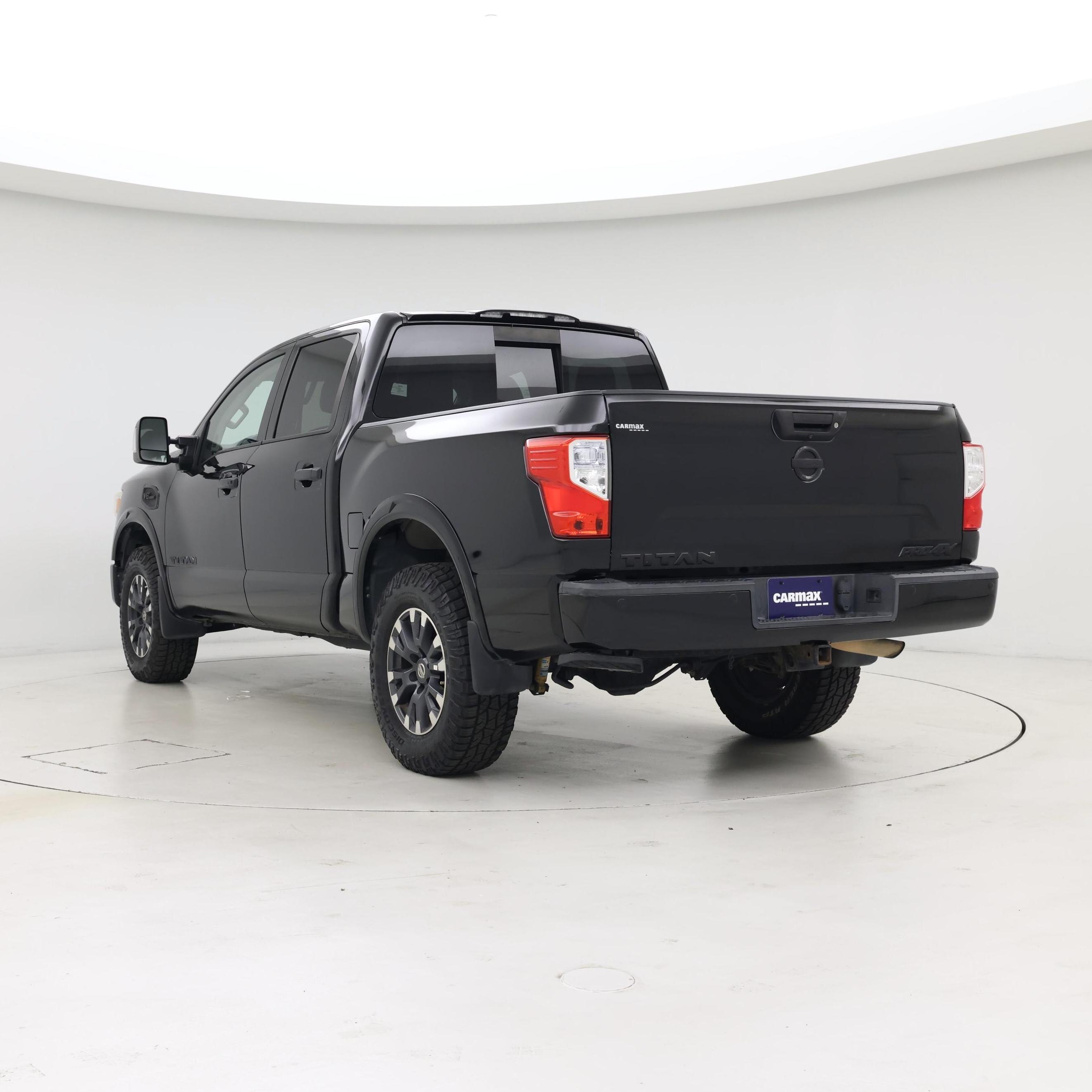 Thumbnail: 2017 Nissan Titan - 2
