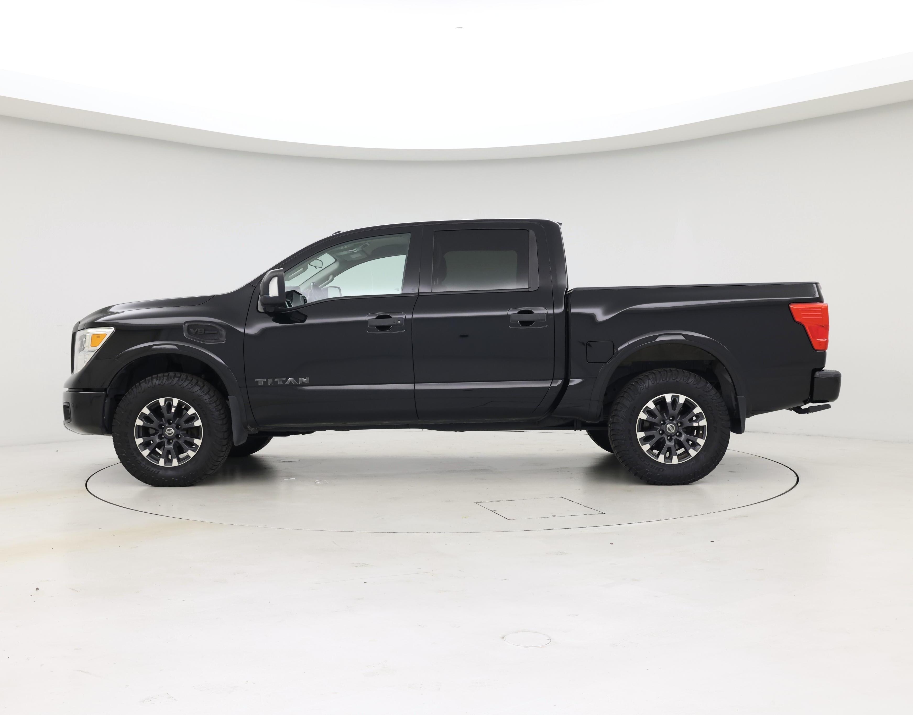 Thumbnail: 2017 Nissan Titan - 3