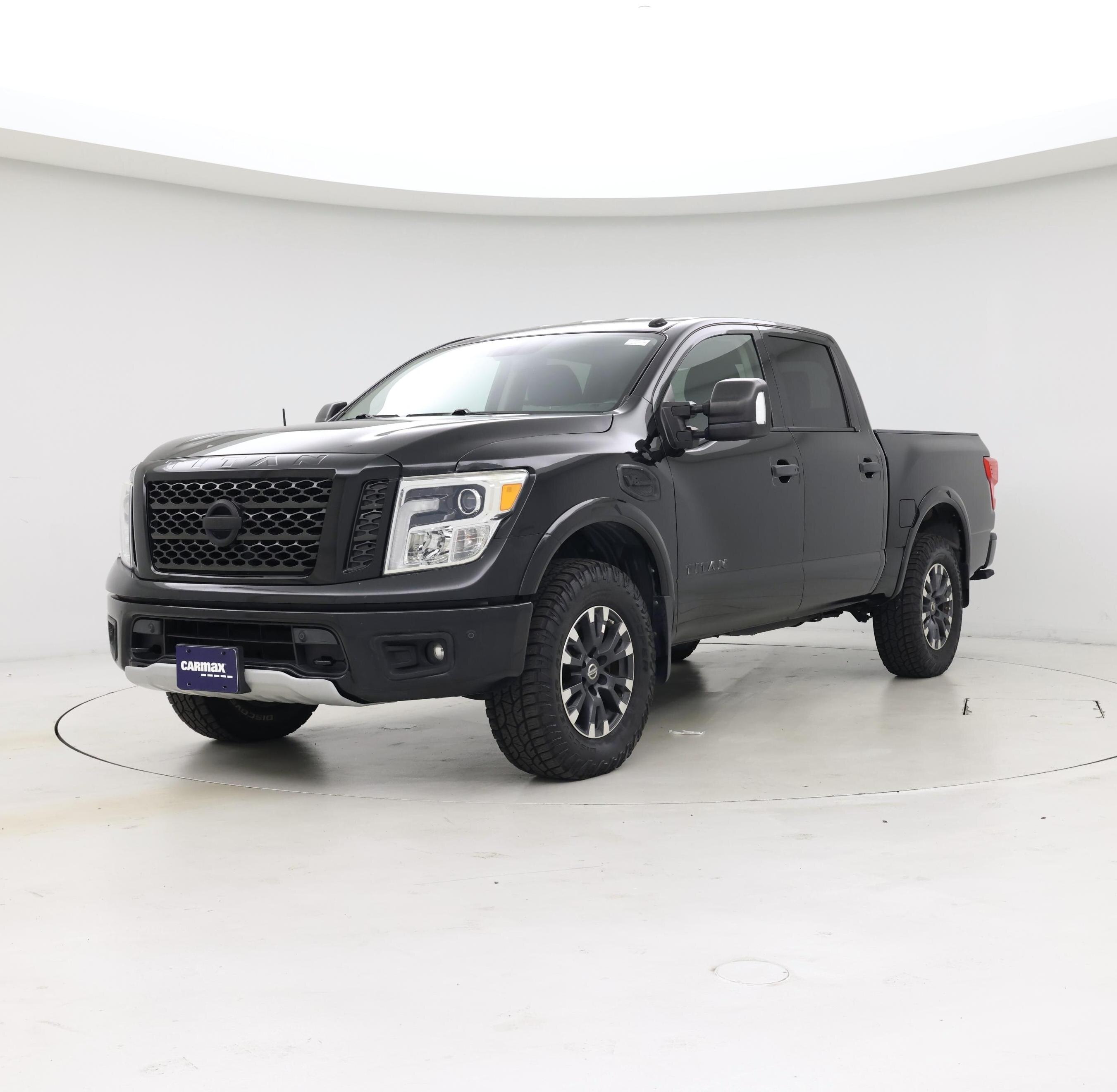 Thumbnail: 2017 Nissan Titan - 4