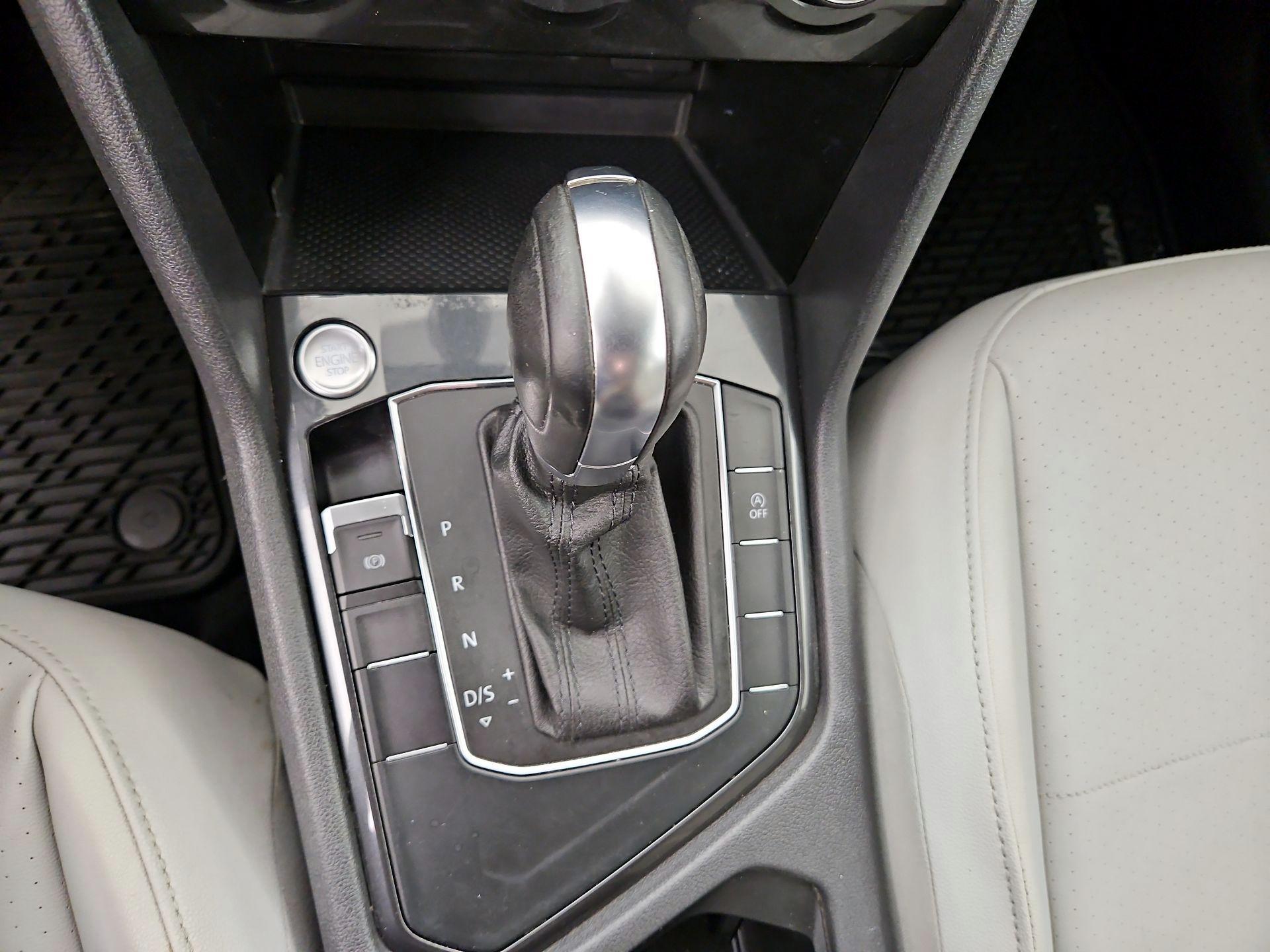 Thumbnail: 2019 Volkswagen Tiguan - 17