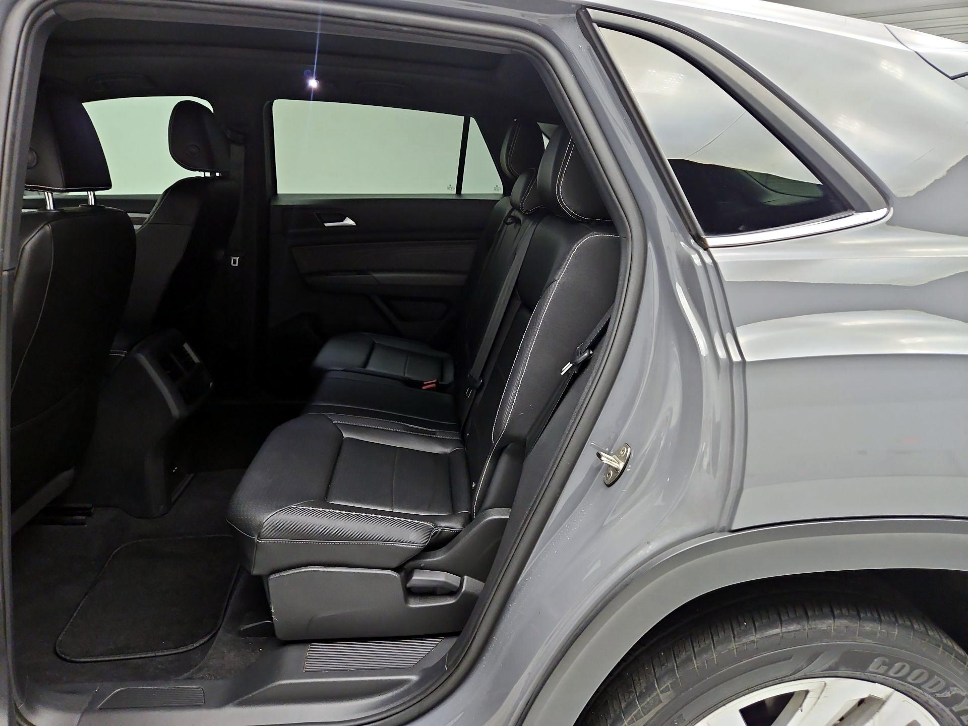 Thumbnail: 2021 Volkswagen Atlas - 20