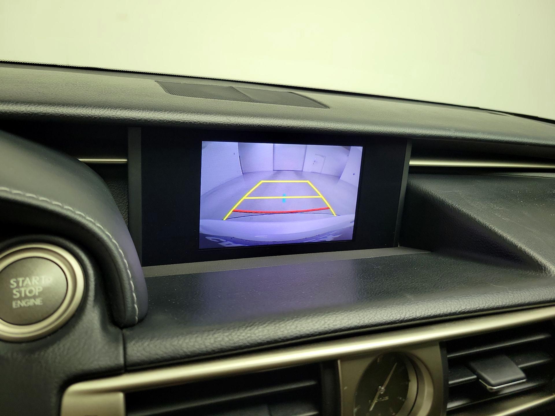Thumbnail: 2016 Lexus IS - 15