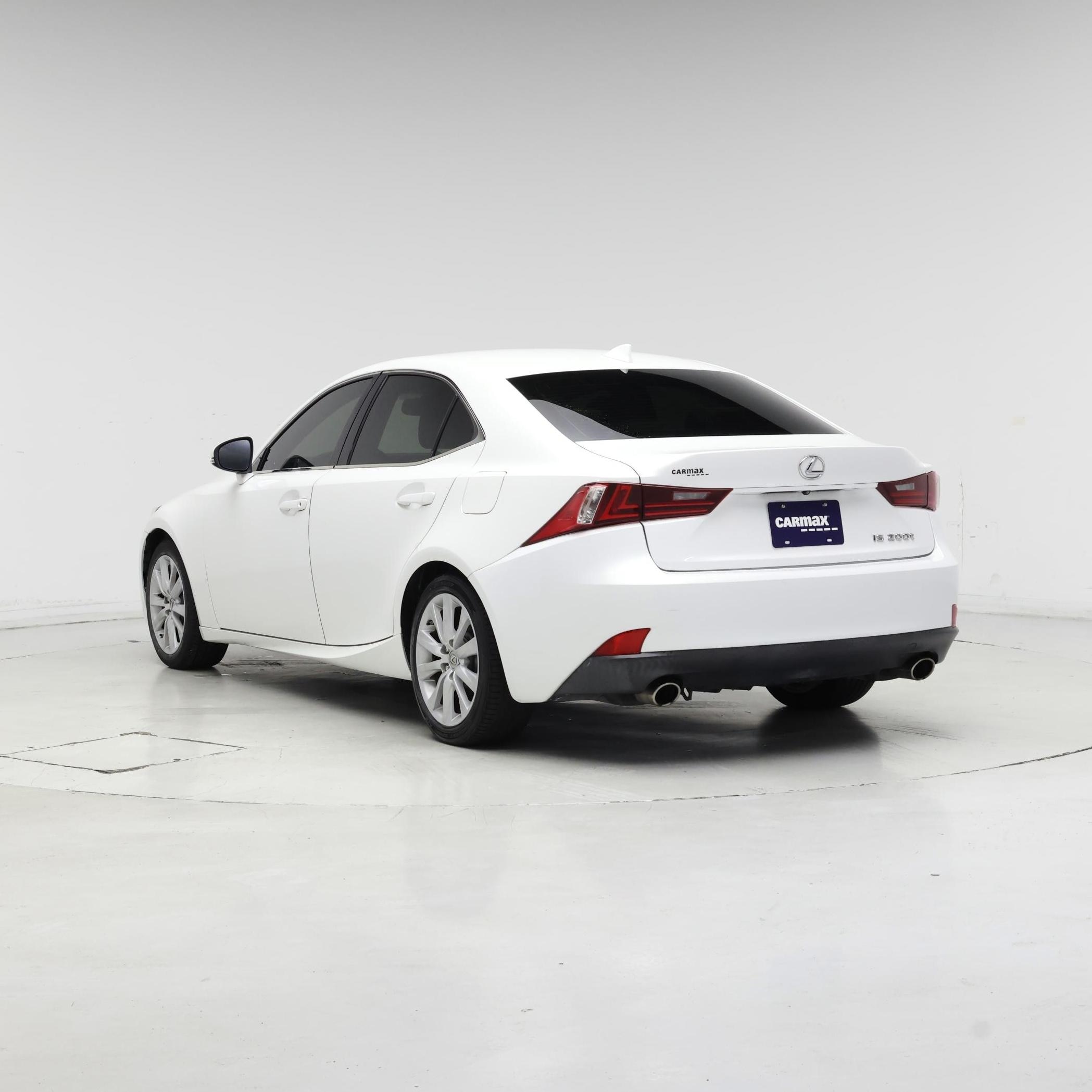 Thumbnail: 2016 Lexus IS - 2