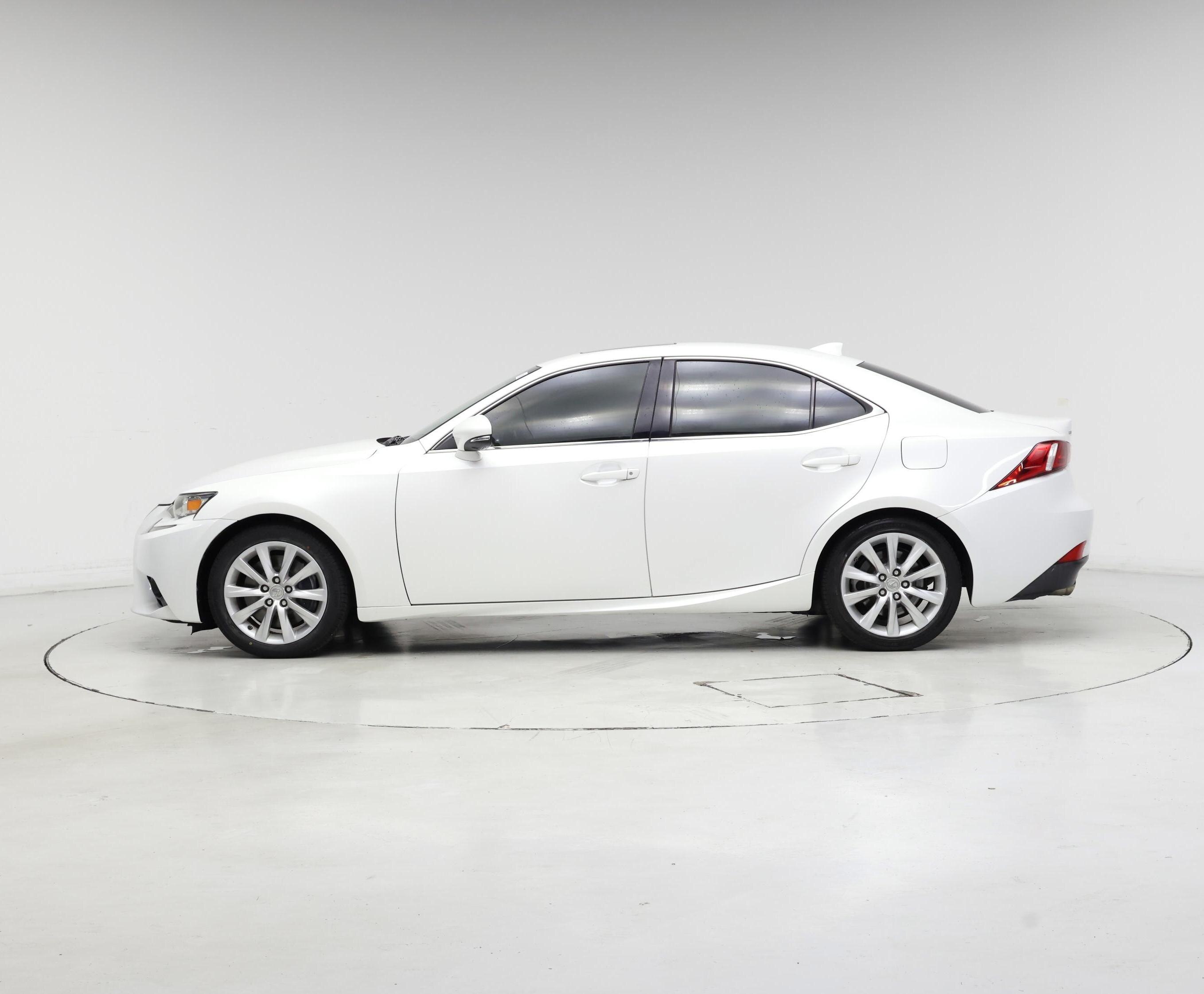 Thumbnail: 2016 Lexus IS - 3