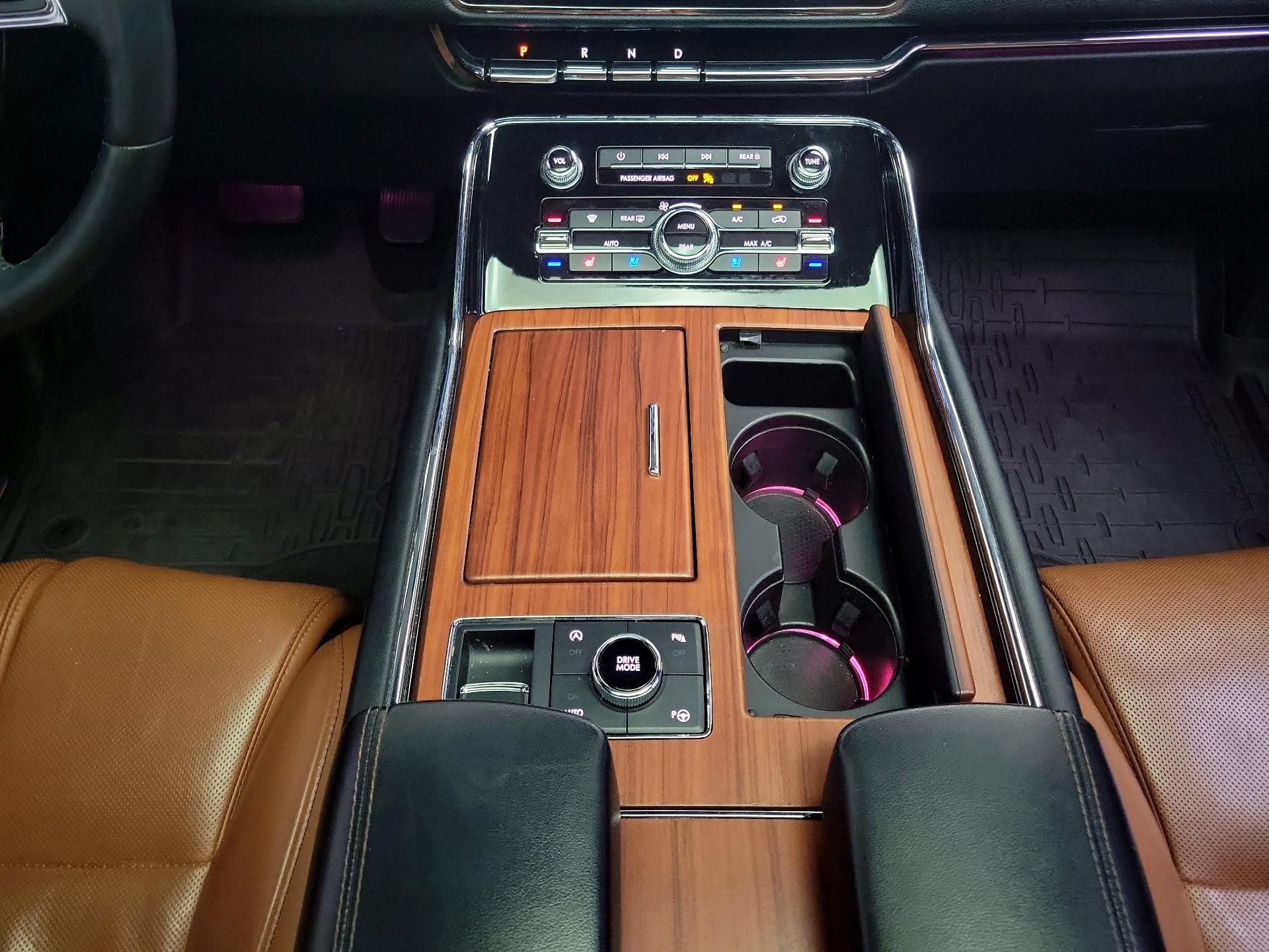 Thumbnail: 2019 Lincoln Navigator - 18