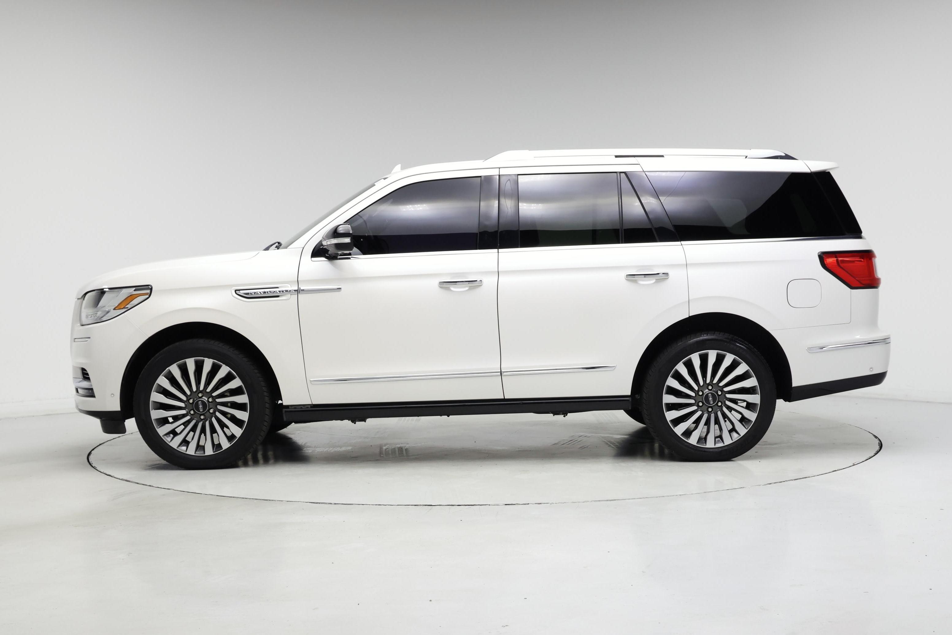 Thumbnail: 2019 Lincoln Navigator - 3