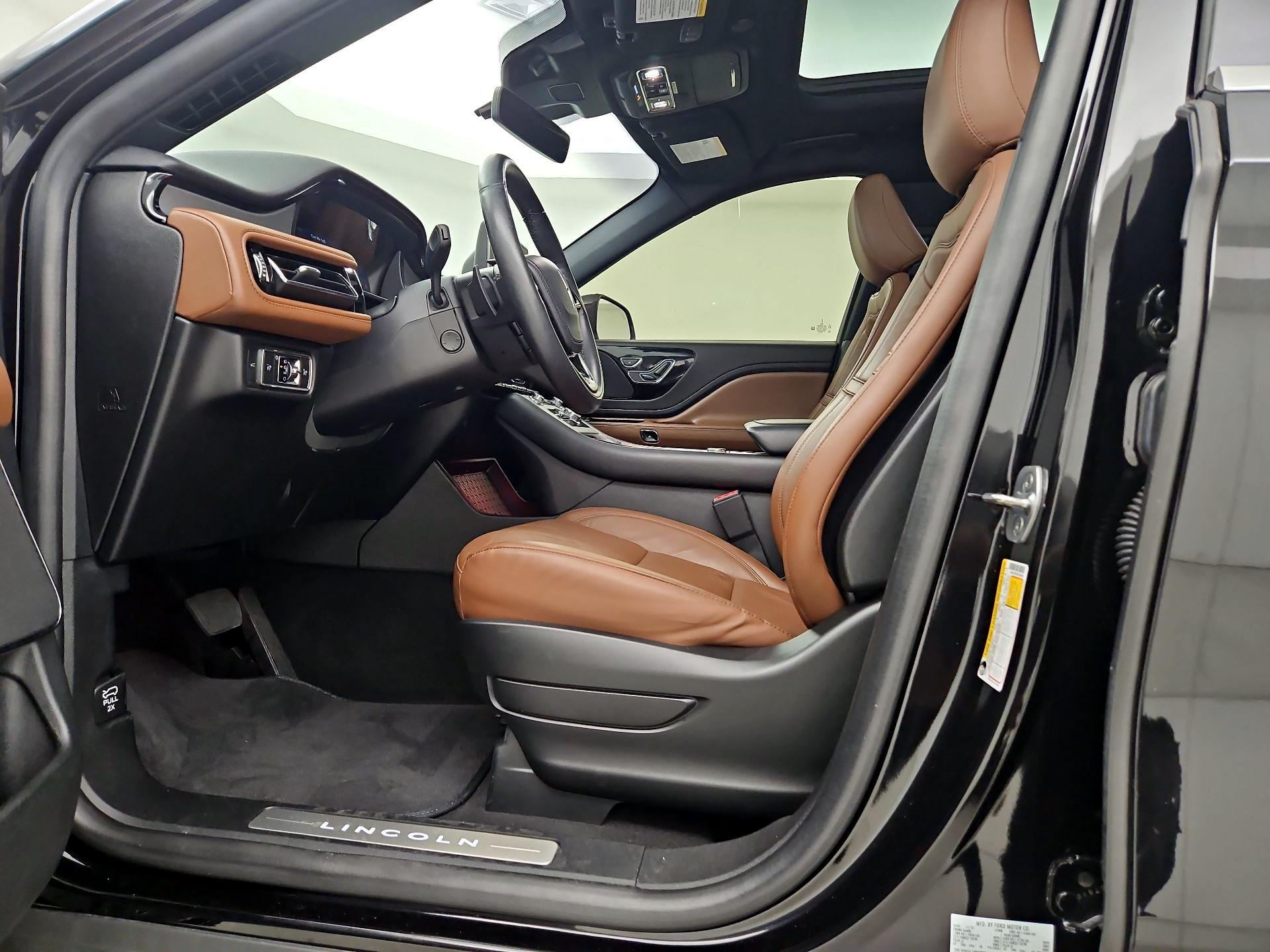 Thumbnail: 2023 Lincoln Aviator - 11