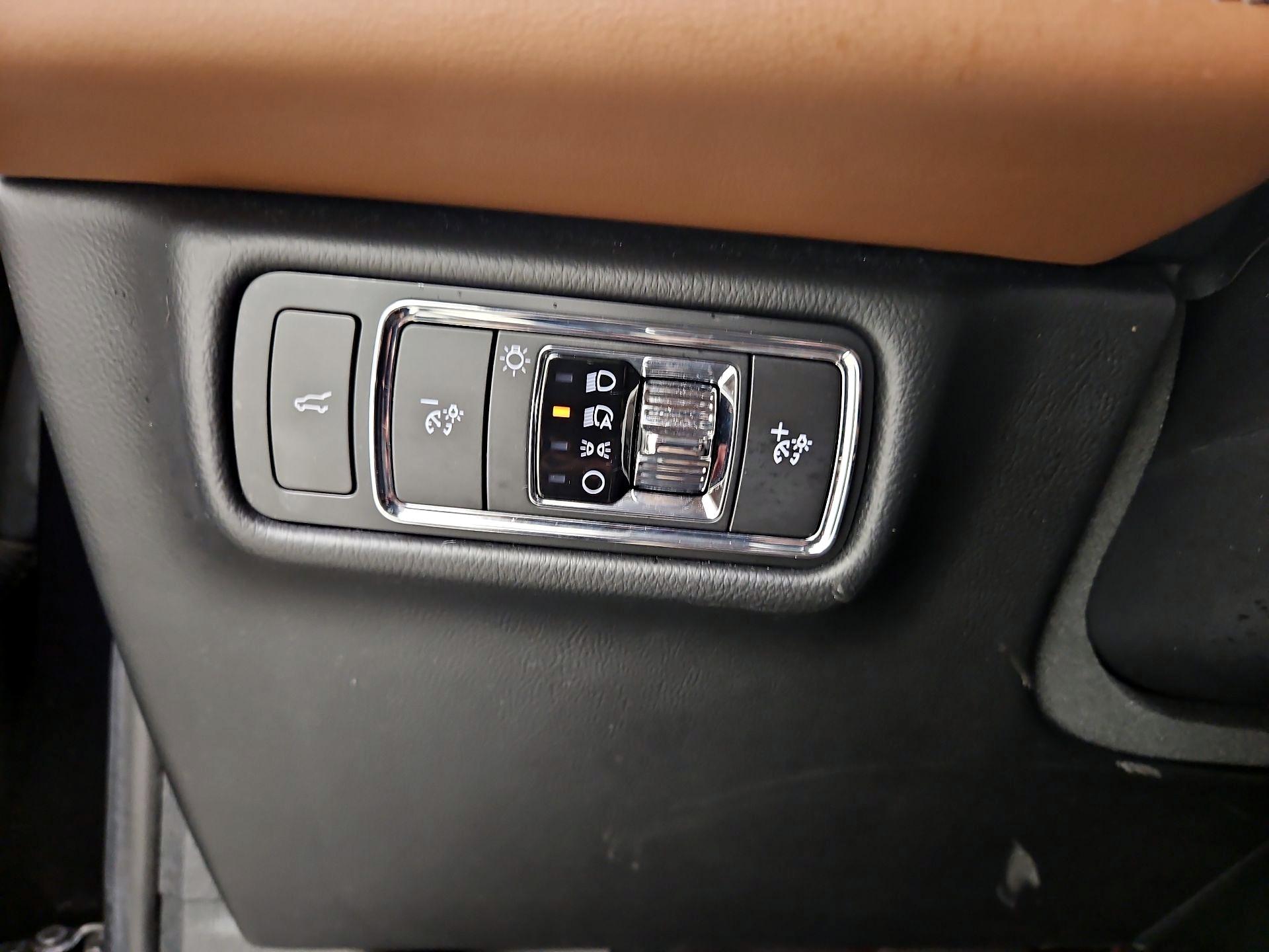 Thumbnail: 2023 Lincoln Aviator - 13
