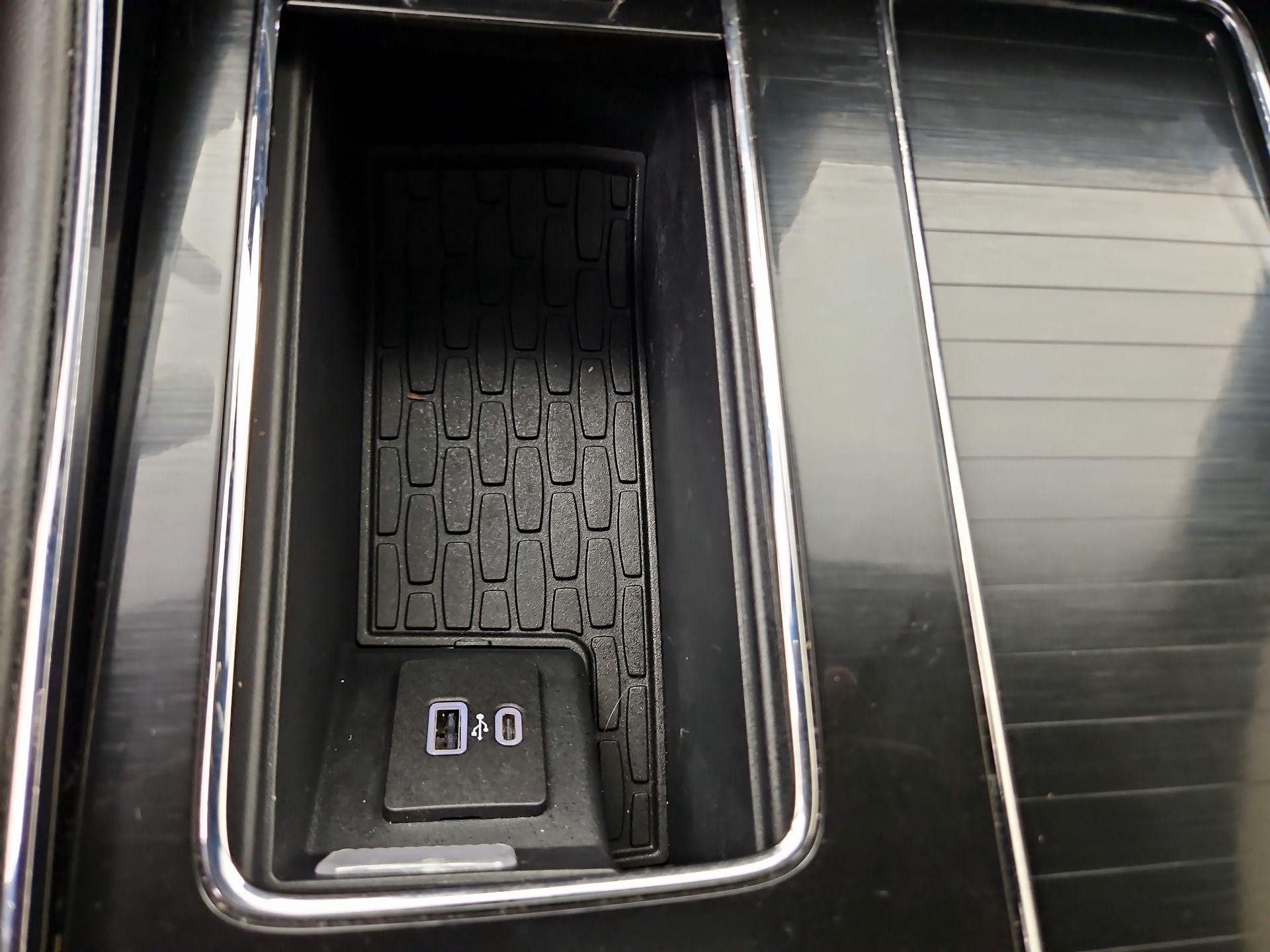 Thumbnail: 2023 Lincoln Aviator - 19