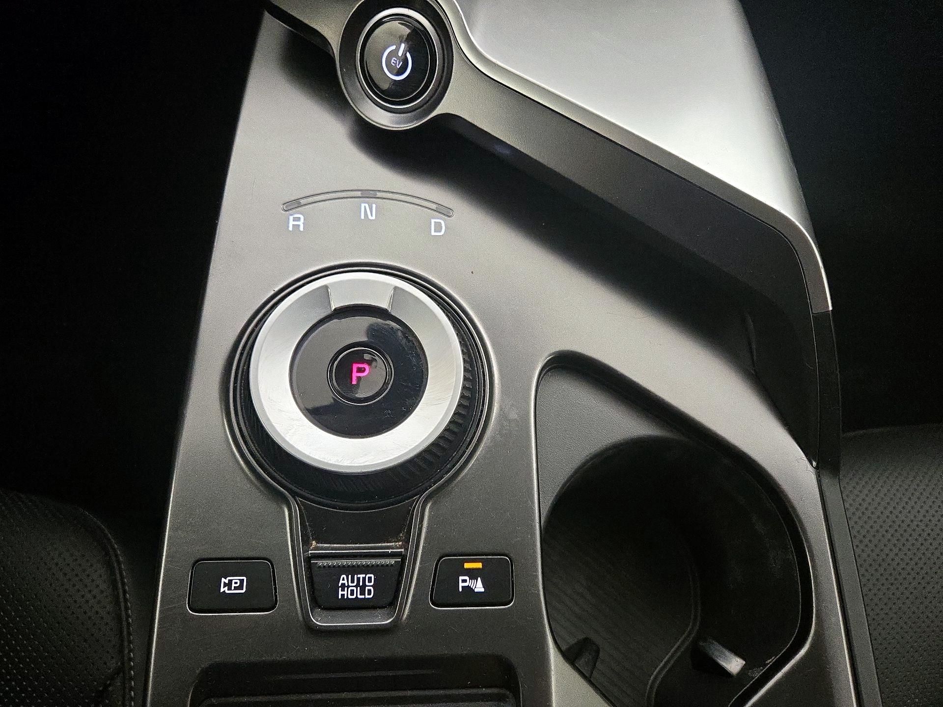 Thumbnail: 2022 Kia EV6 - 18