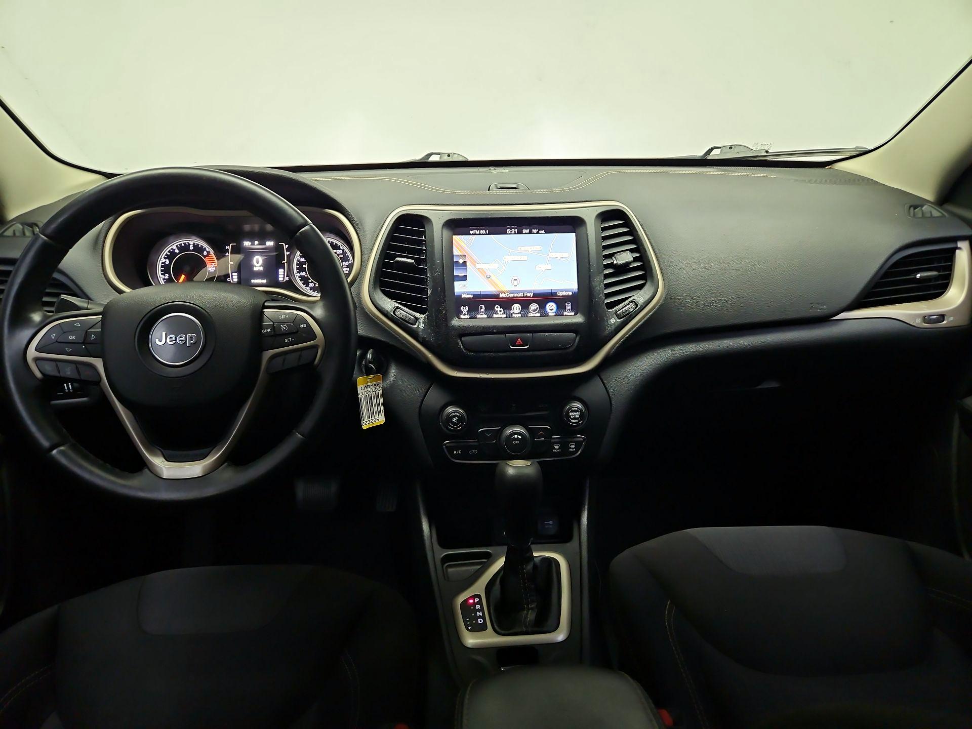 Thumbnail: 2017 Jeep Cherokee - 9