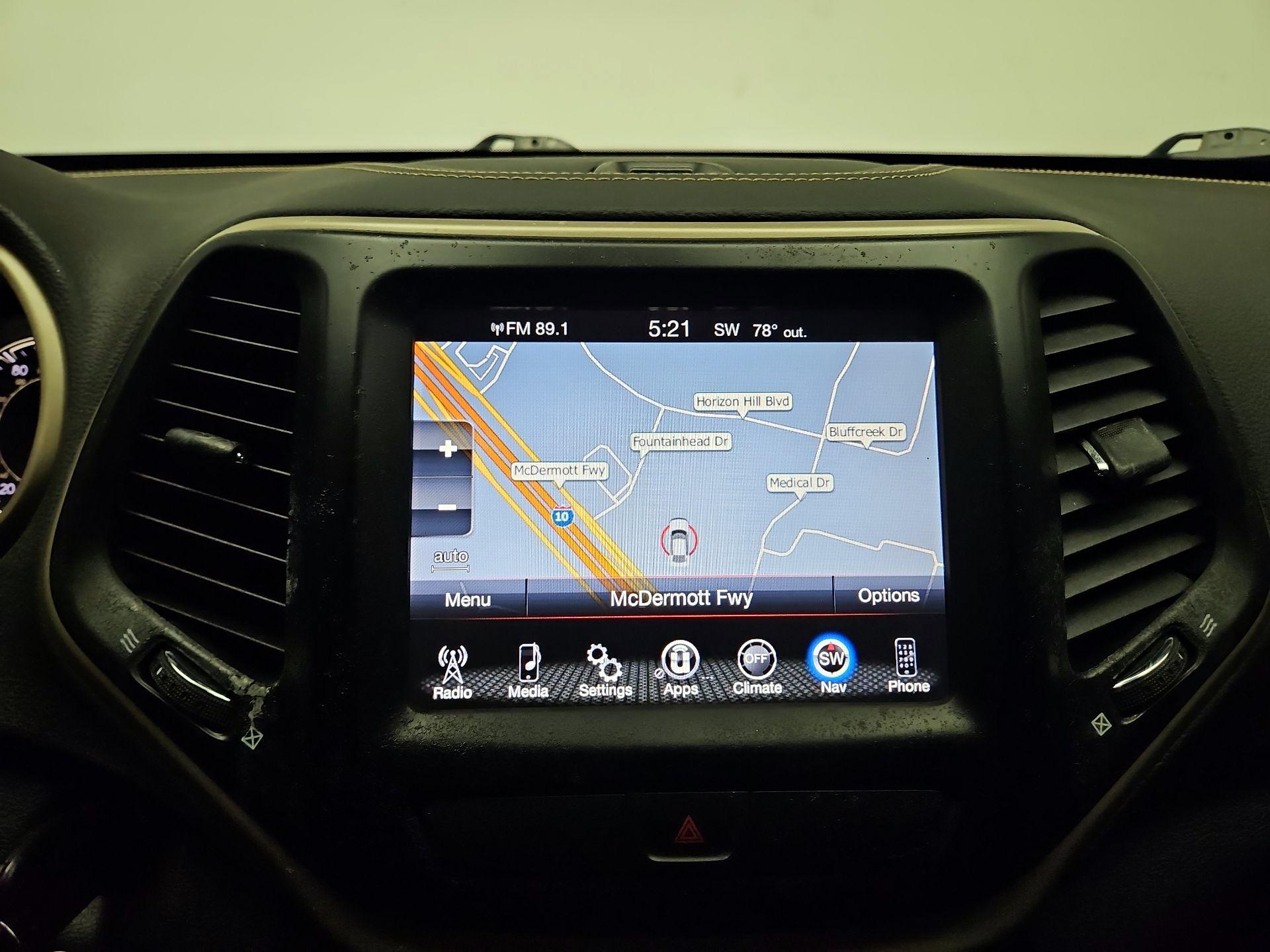 Thumbnail: 2017 Jeep Cherokee - 14