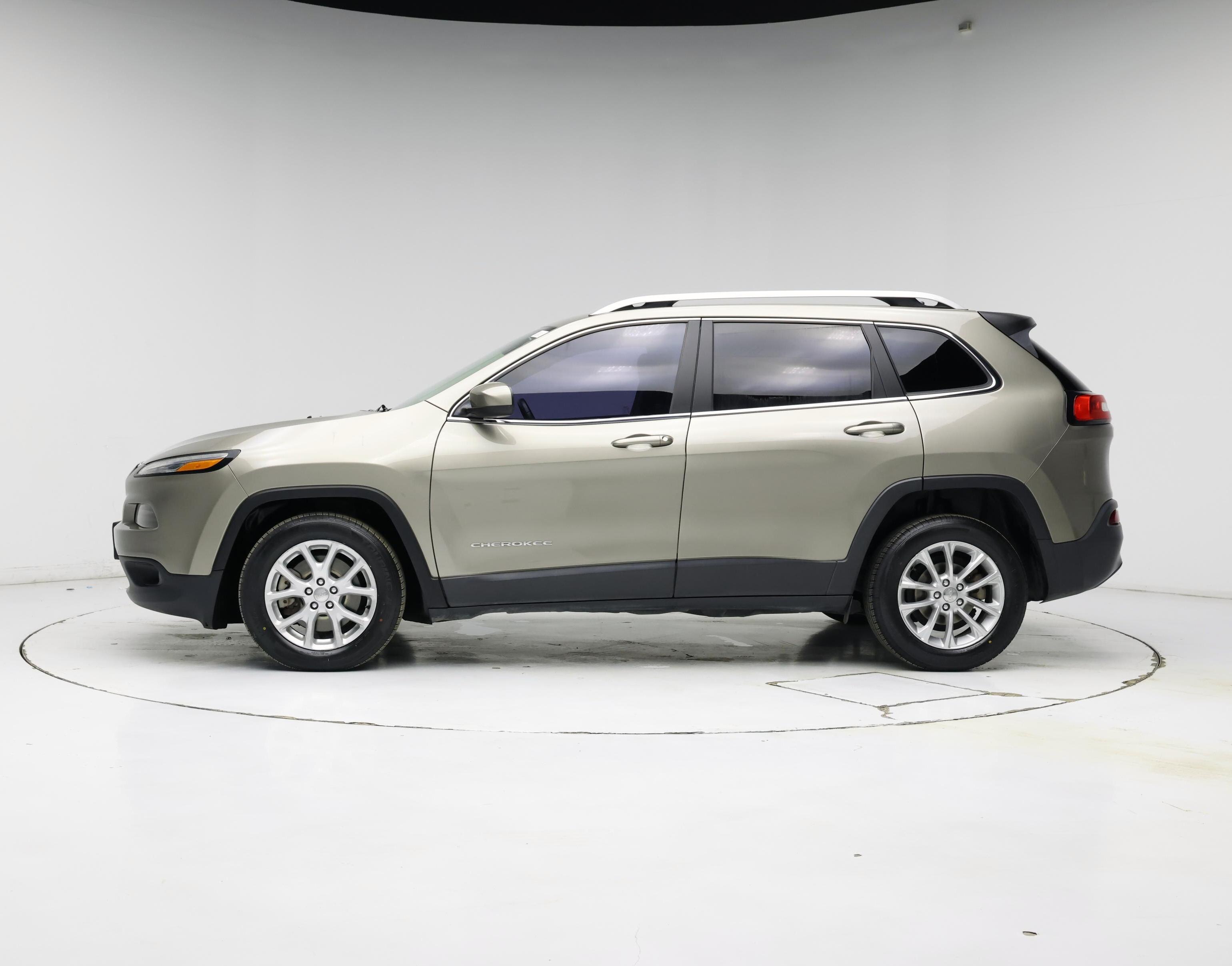 Thumbnail: 2017 Jeep Cherokee - 3