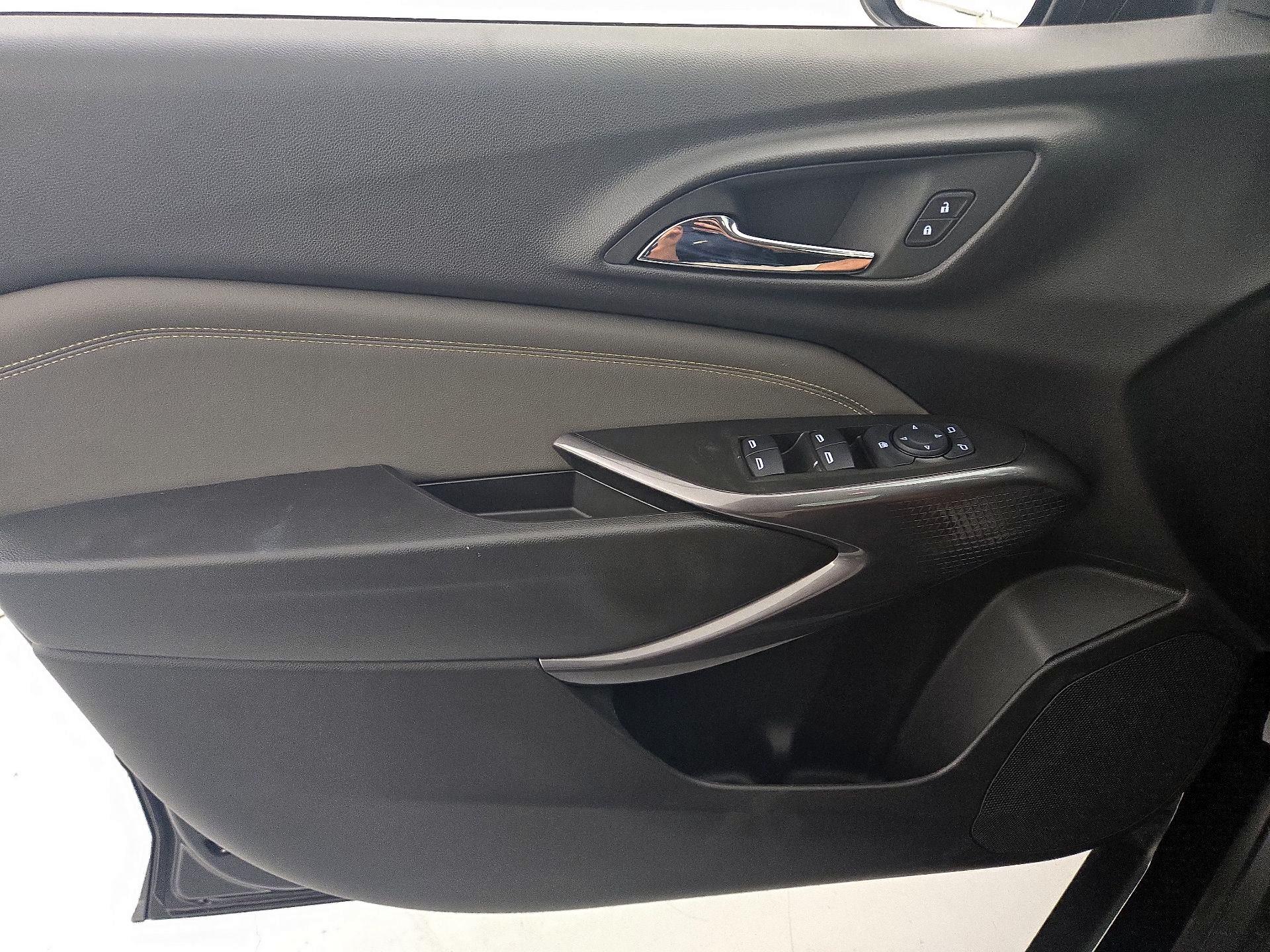 Thumbnail: 2025 Chevrolet Trax - 12