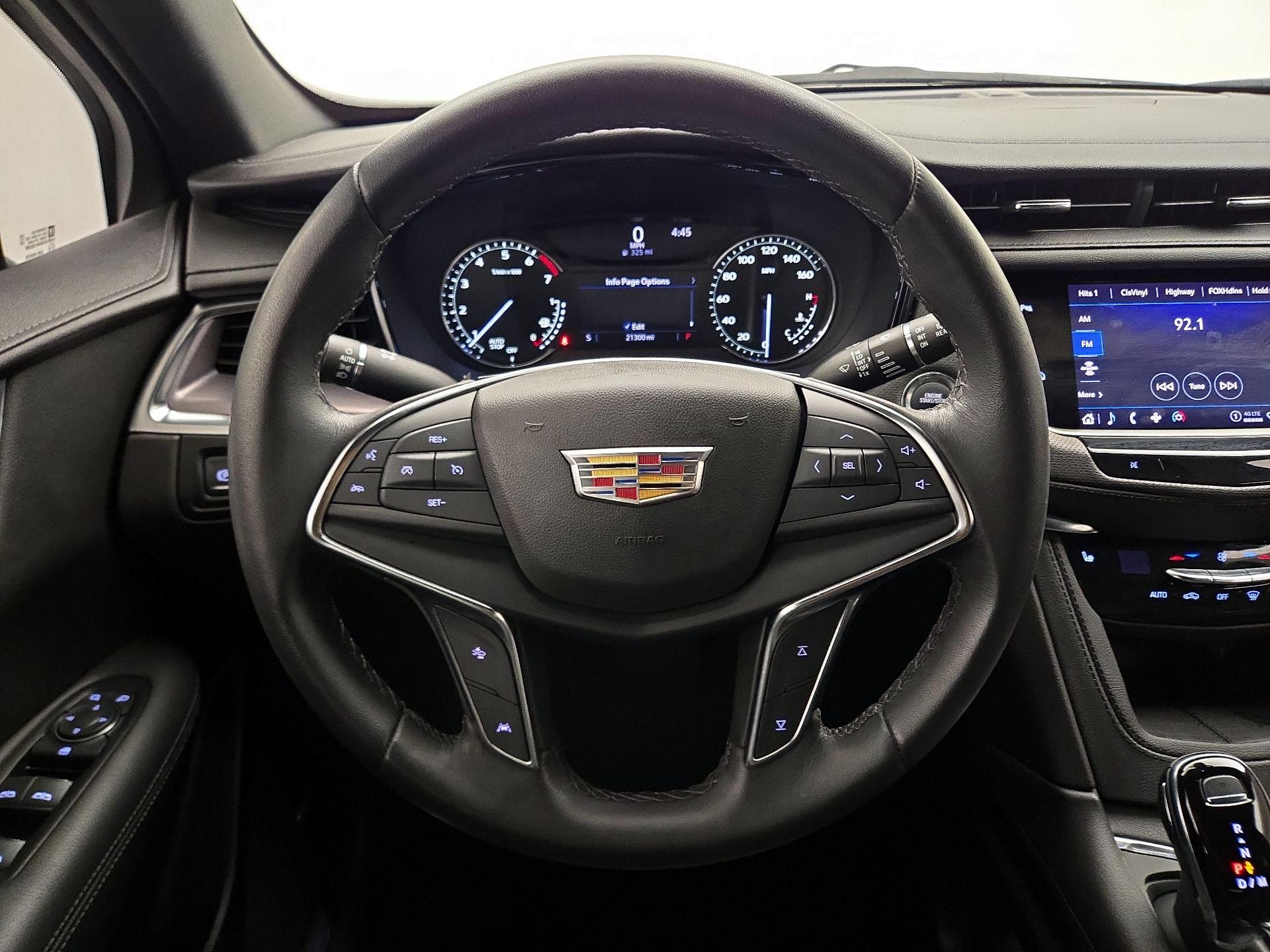Thumbnail: 2022 Cadillac XT5 - 10