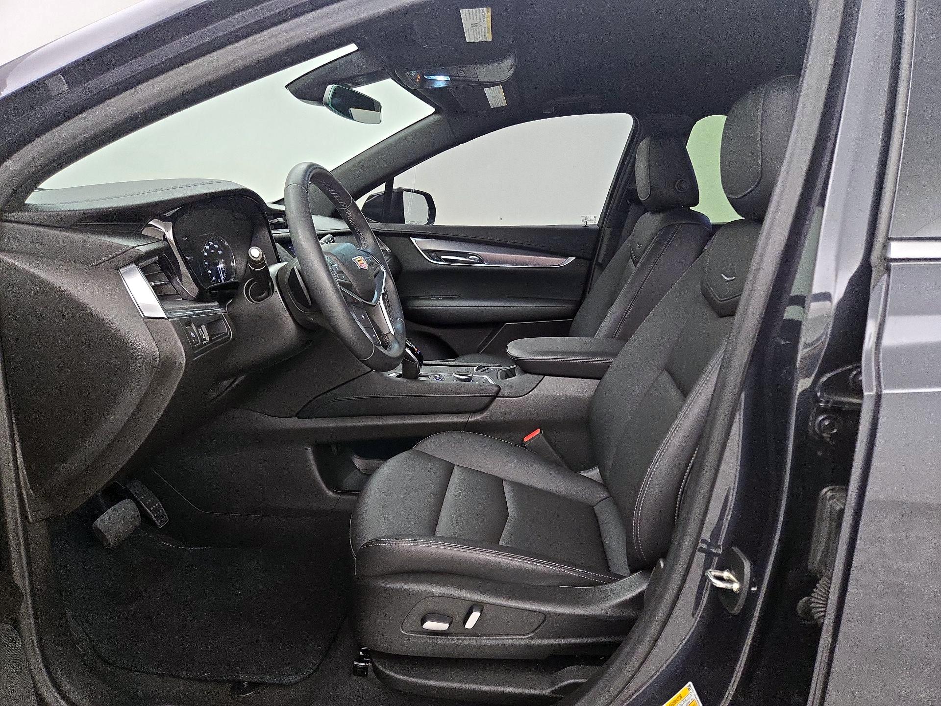 Thumbnail: 2022 Cadillac XT5 - 11