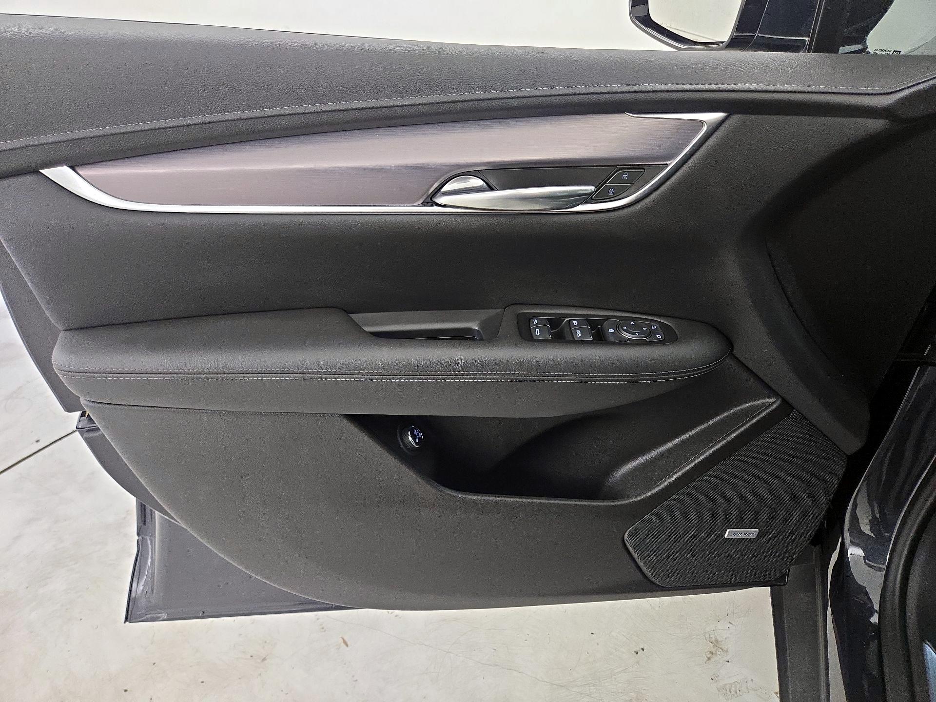 Thumbnail: 2022 Cadillac XT5 - 12