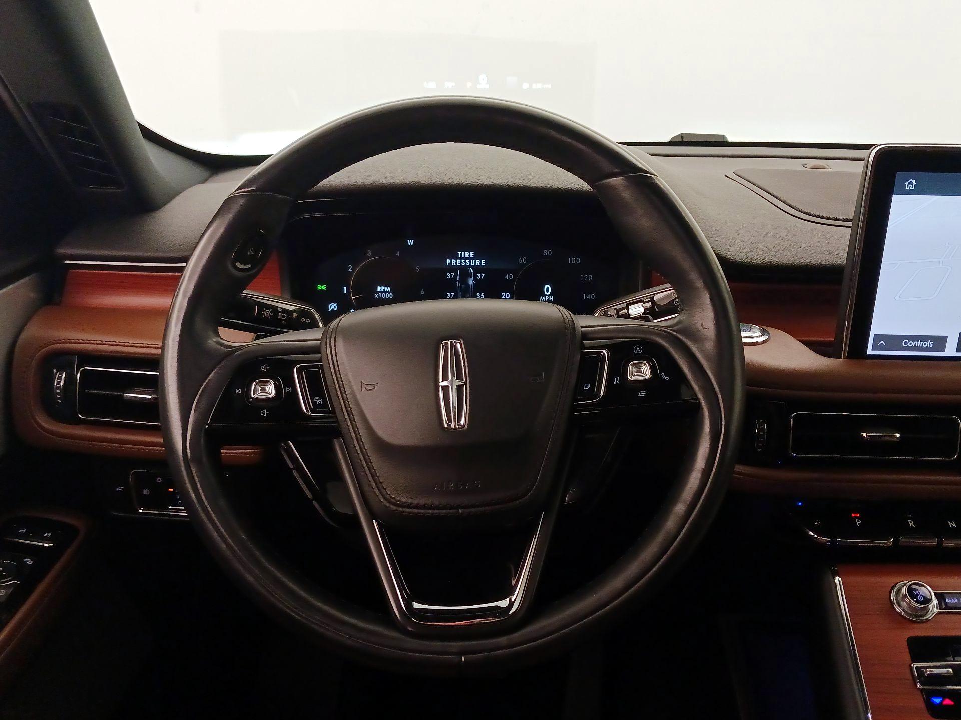 Thumbnail: 2020 Lincoln Aviator - 10