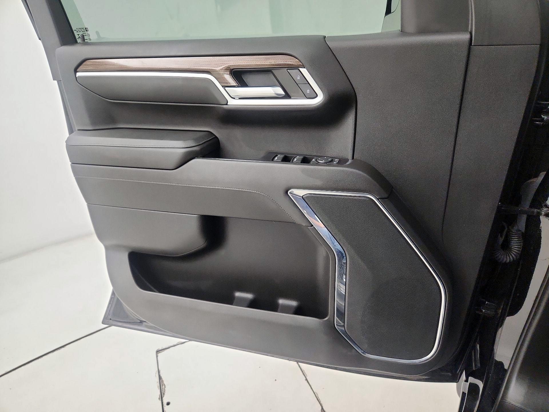 Thumbnail: 2022 Chevrolet Silverado 1500 - 12