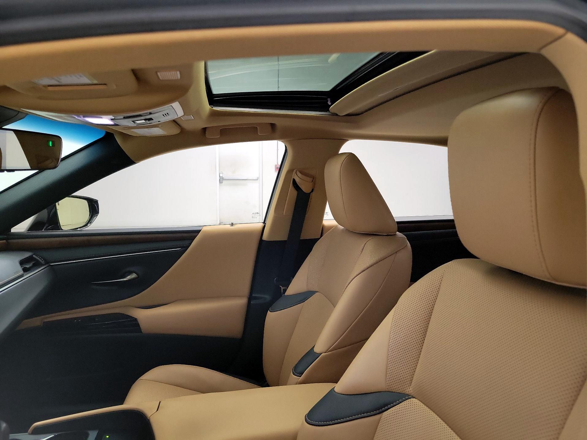 Thumbnail: 2023 Lexus ES - 20