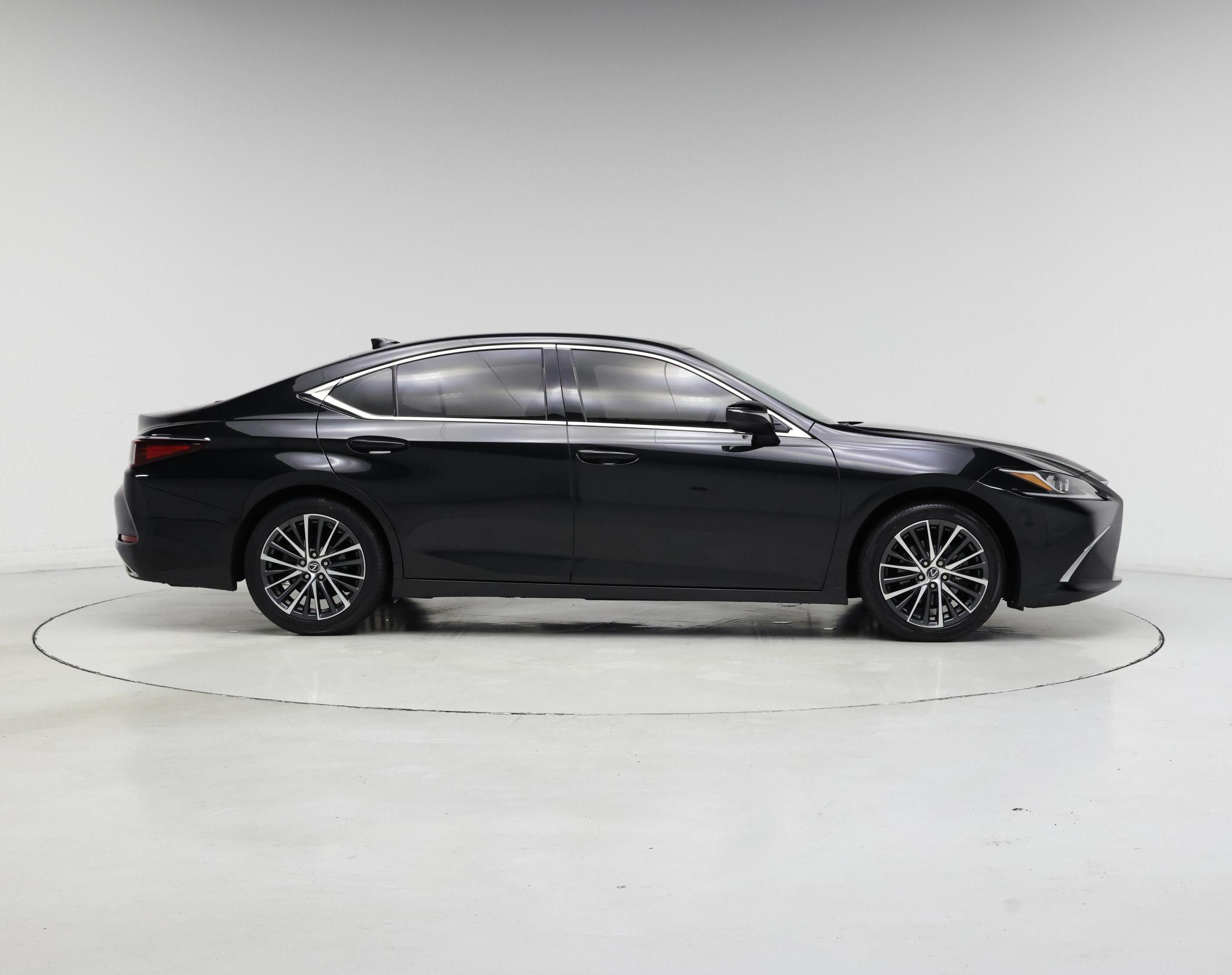 Thumbnail: 2023 Lexus ES - 7
