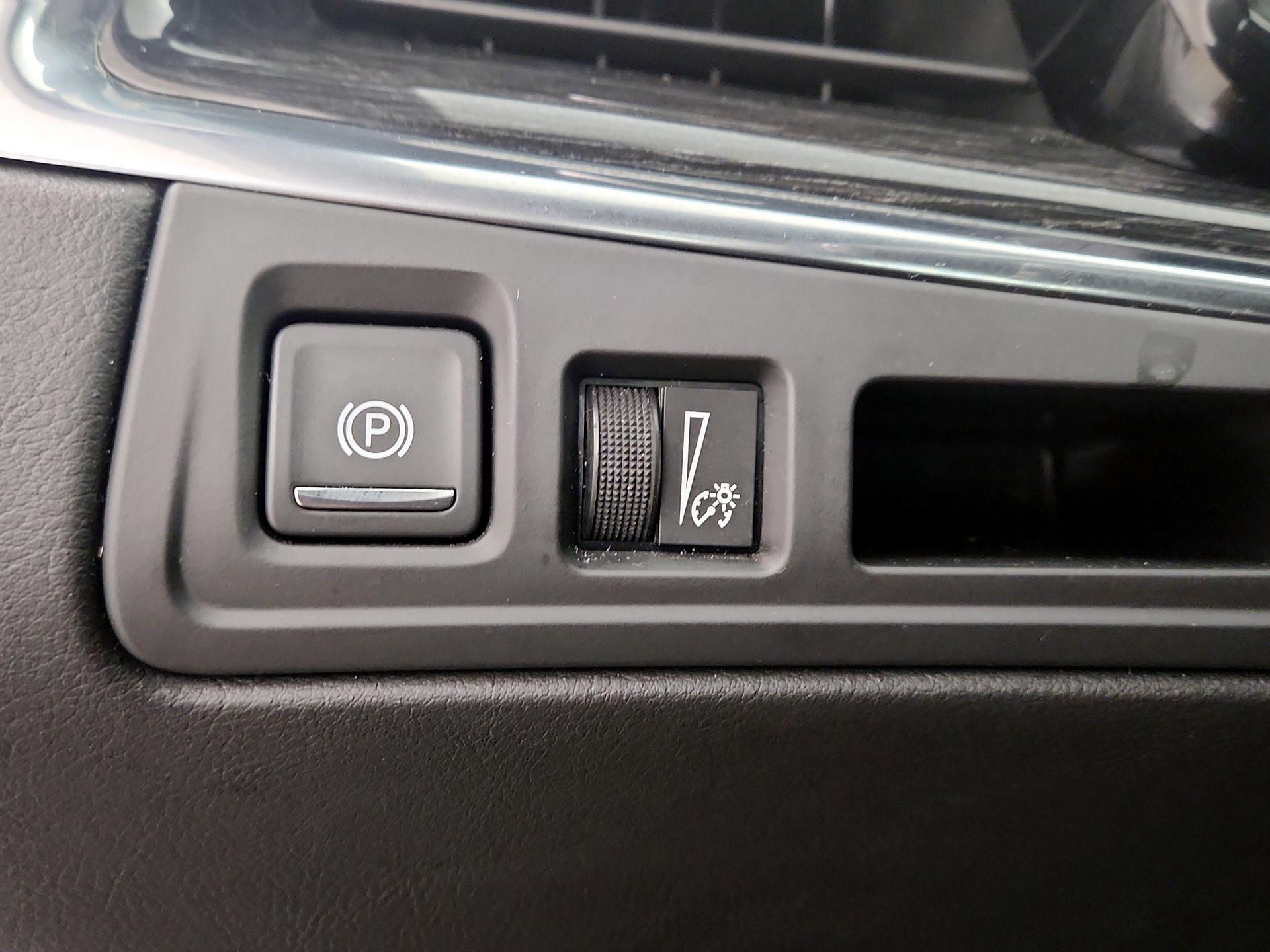 Thumbnail: 2020 Cadillac XT5 - 13