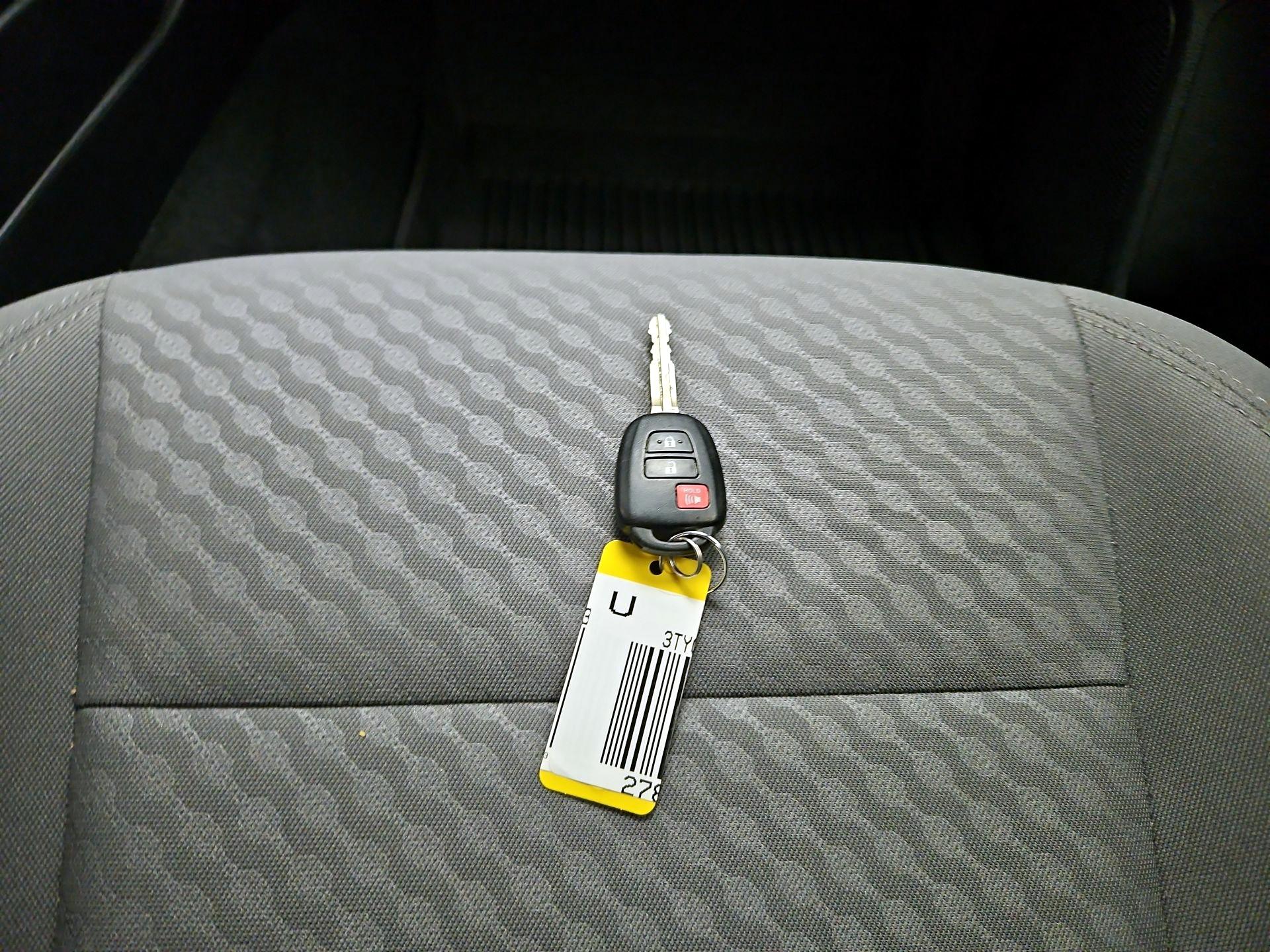 Thumbnail: 2023 Toyota Tacoma - 20