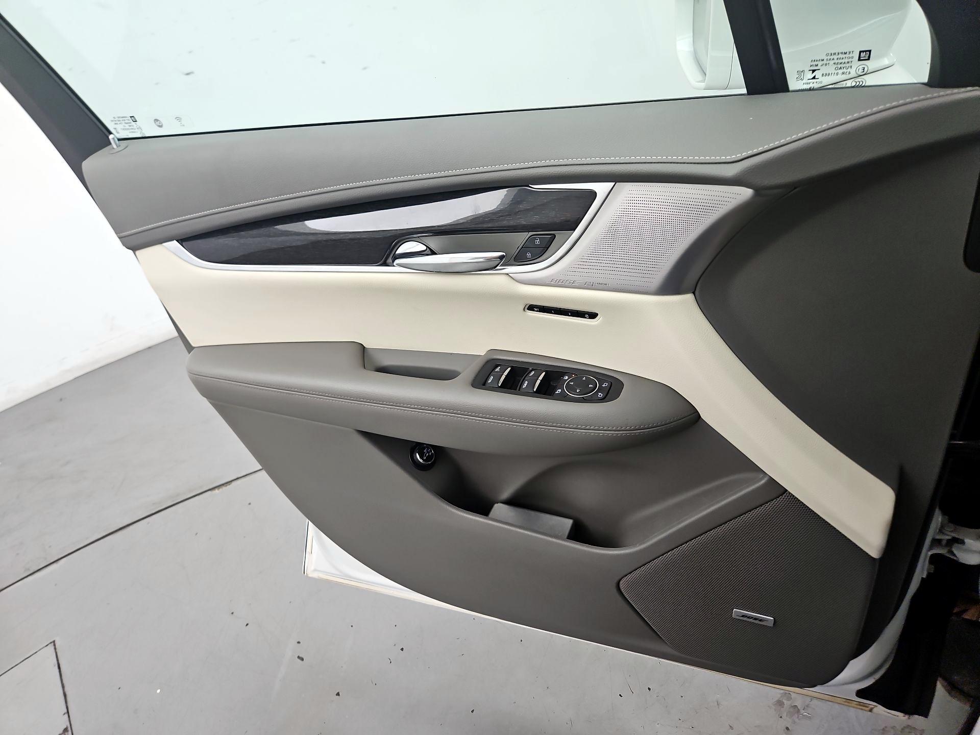 Thumbnail: 2020 Cadillac XT6 - 12