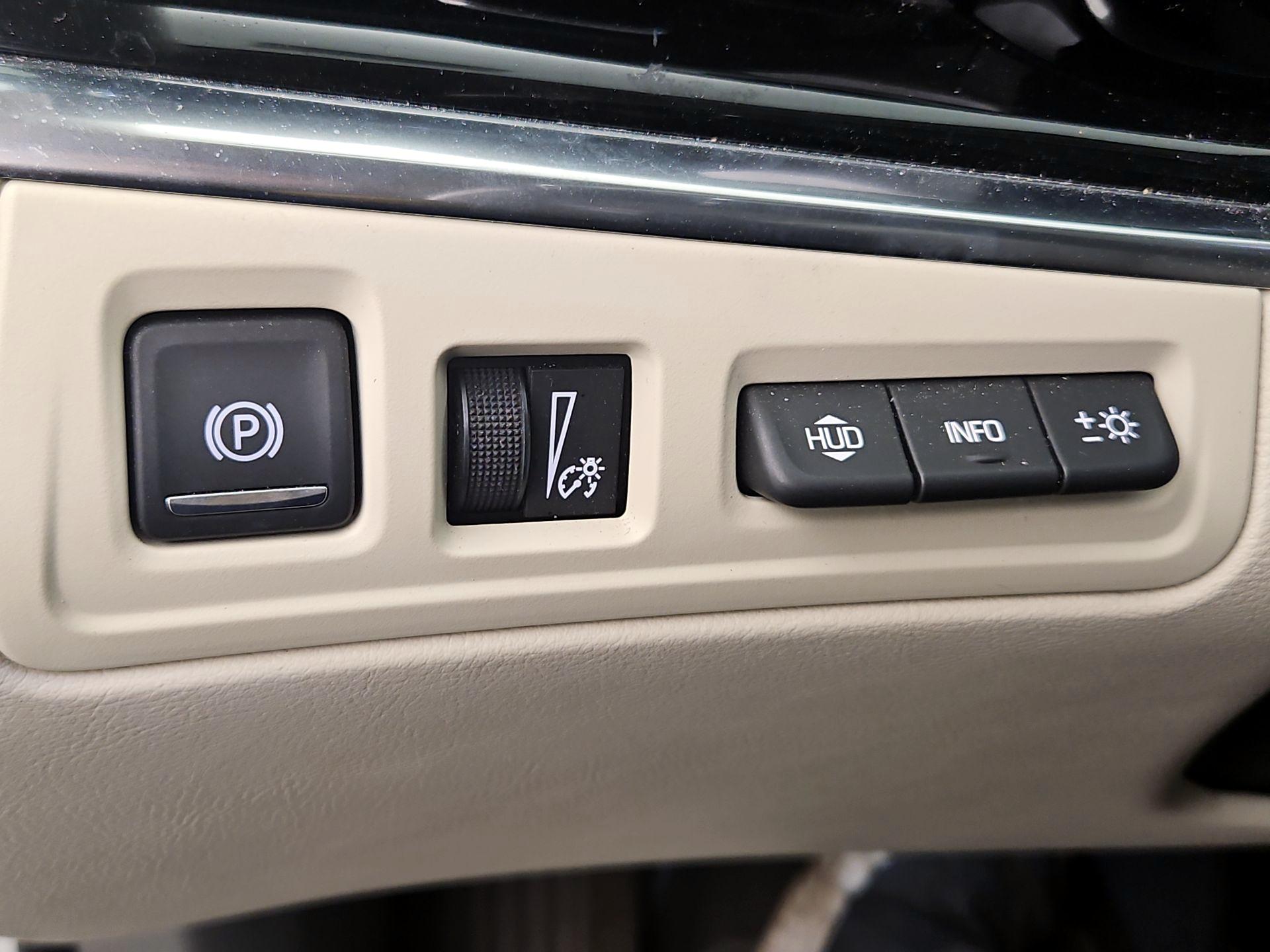 Thumbnail: 2020 Cadillac XT6 - 13
